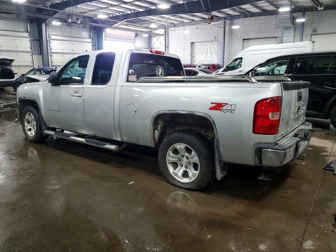 2013 Chevrolet Silverado K1500 Lt Серебряный vin: 1GCRKSE70DZ126833