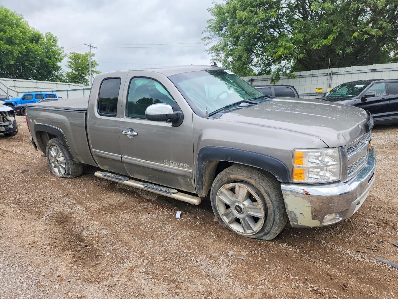 2013 Chevrolet Silverado K1500 Lt Gray vin: 1GCRKSE72DZ103523