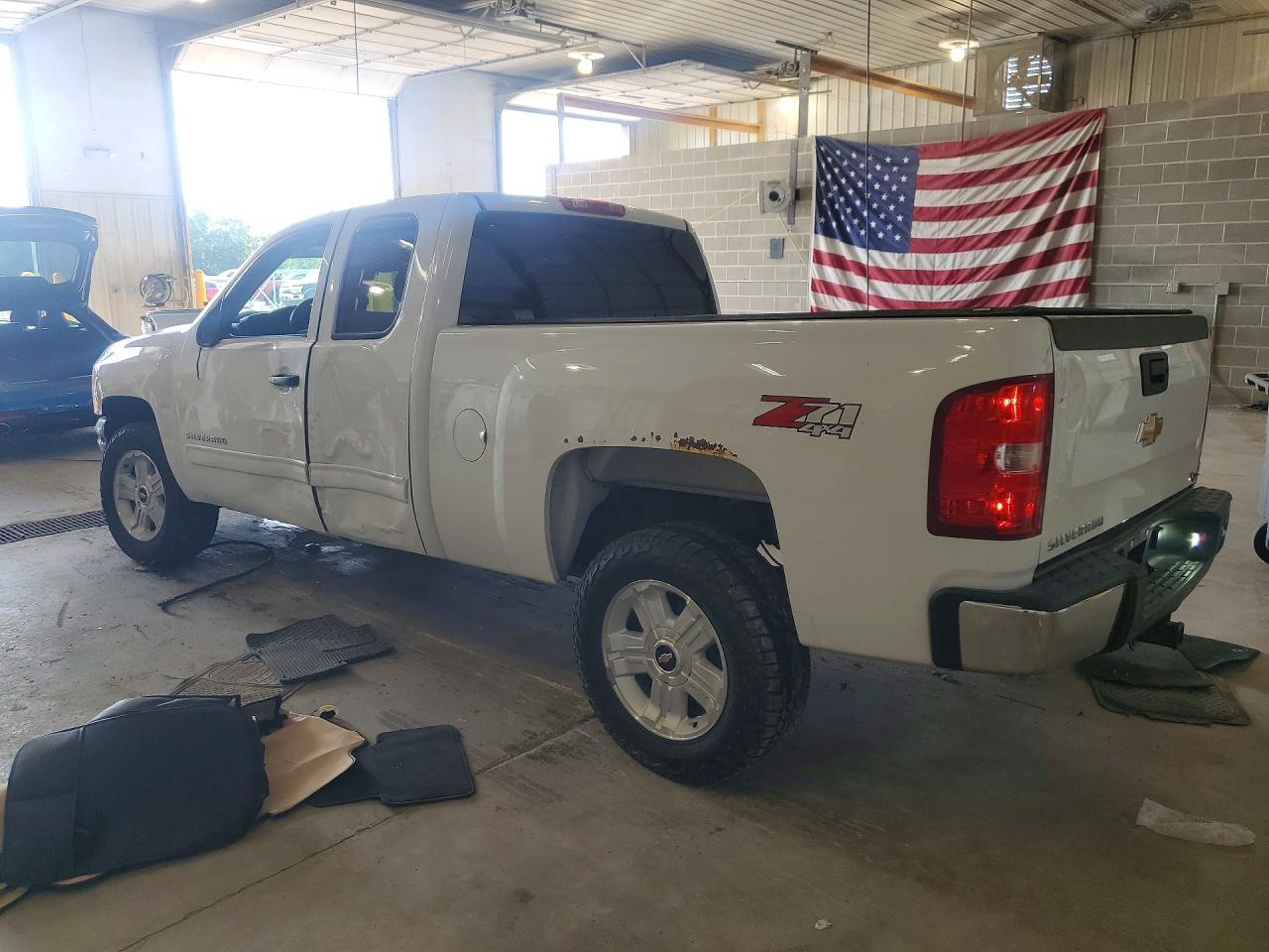 2013 Chevrolet Silverado K1500 Lt Белый vin: 1GCRKSE73DZ133534