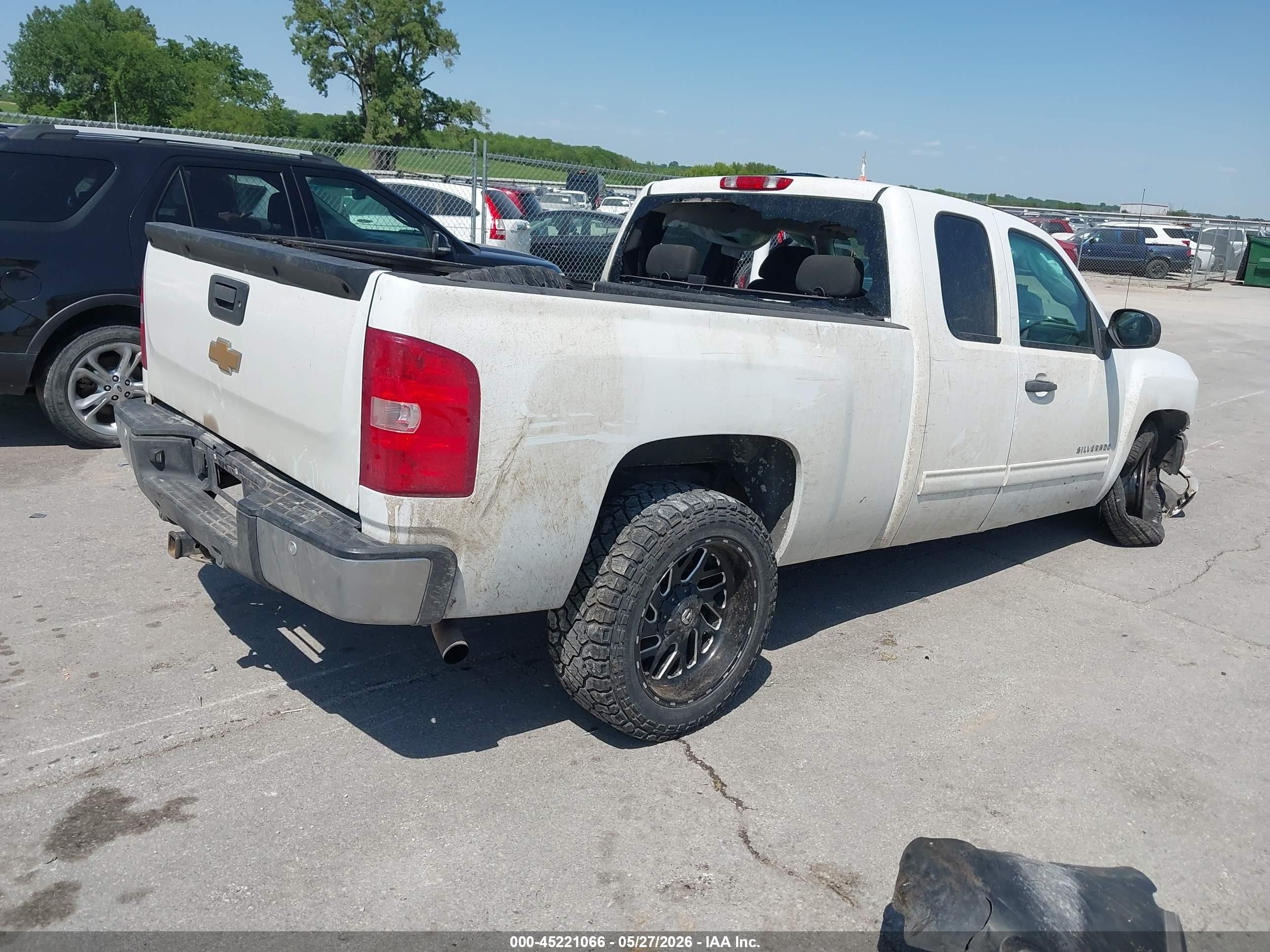2013 Chevrolet Silverado 1500 Lt White vin: 1GCRKSE75DZ224711