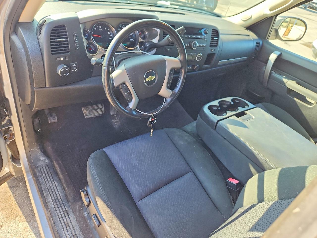 2013 Chevrolet Silverado K1500 Lt Серебряный vin: 1GCRKSE76DZ339074