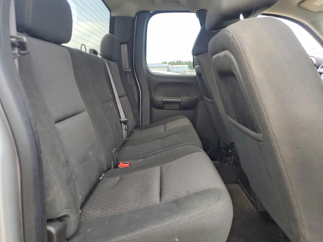 2013 Chevrolet Silverado 1500 Серебряный vin: 1GCRKSE79DZ208740