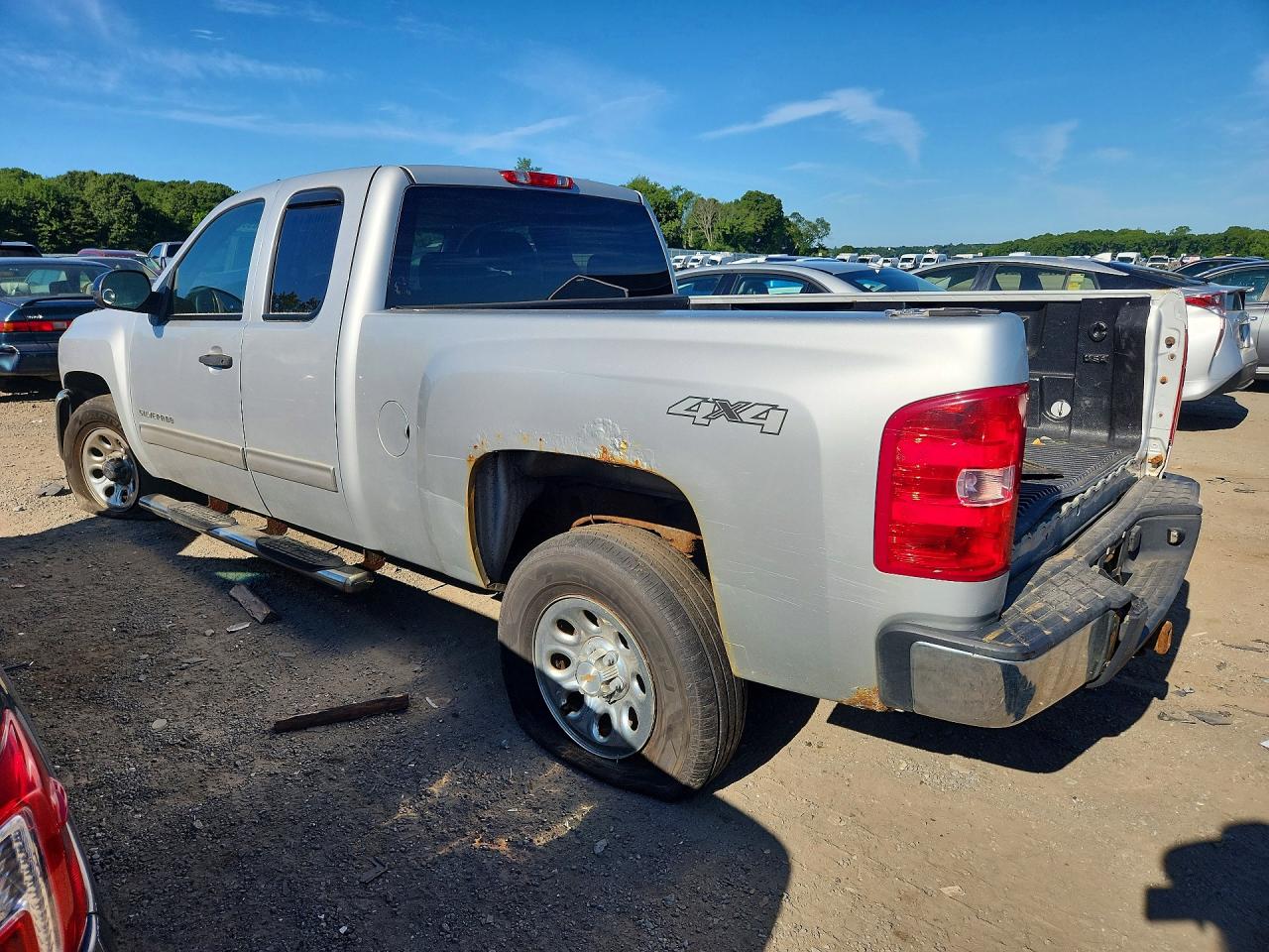 2013 Chevrolet Silverado K1500 Lt Silver vin: 1GCRKSEA9DZ339081