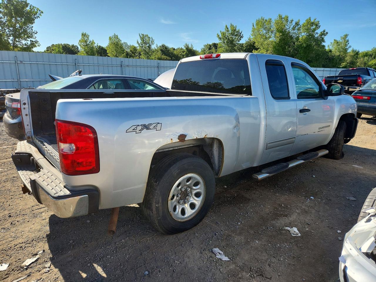 2013 Chevrolet Silverado K1500 Lt Silver vin: 1GCRKSEA9DZ339081