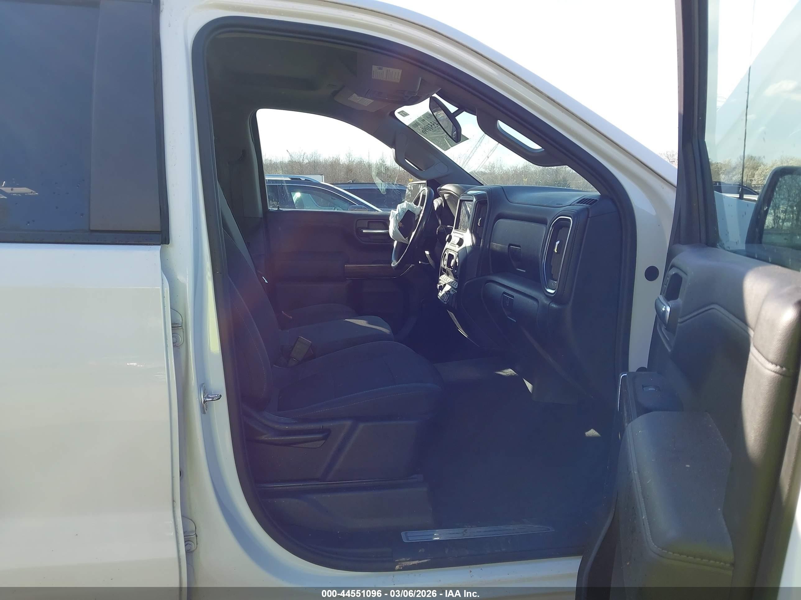 2019 Chevrolet Silverado 1500 Lt Белый vin: 1GCRYDED4KZ176597