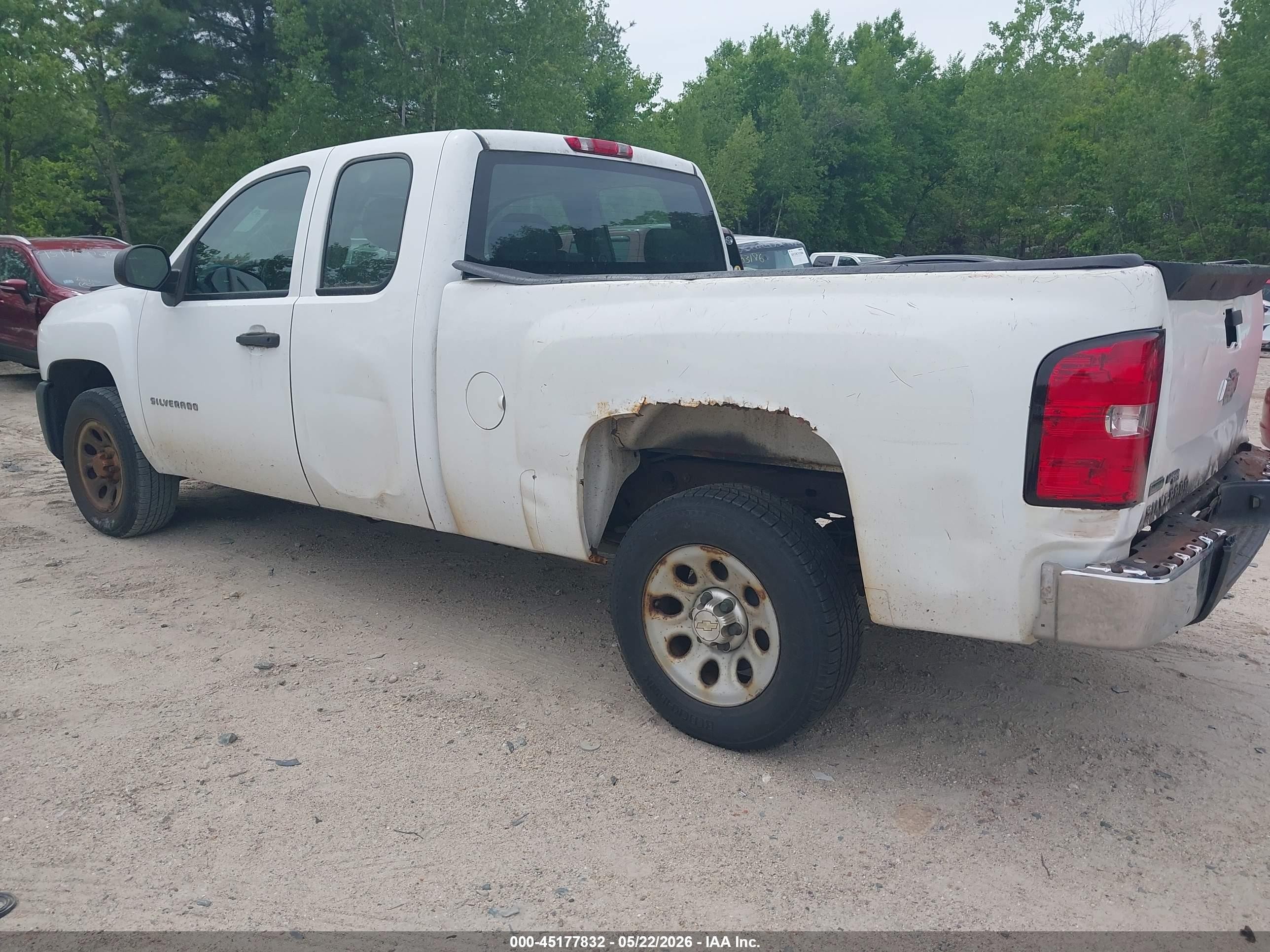 2010 Chevrolet Silverado 1500 Work Truck White vin: 1GCSCPEA1AZ123605