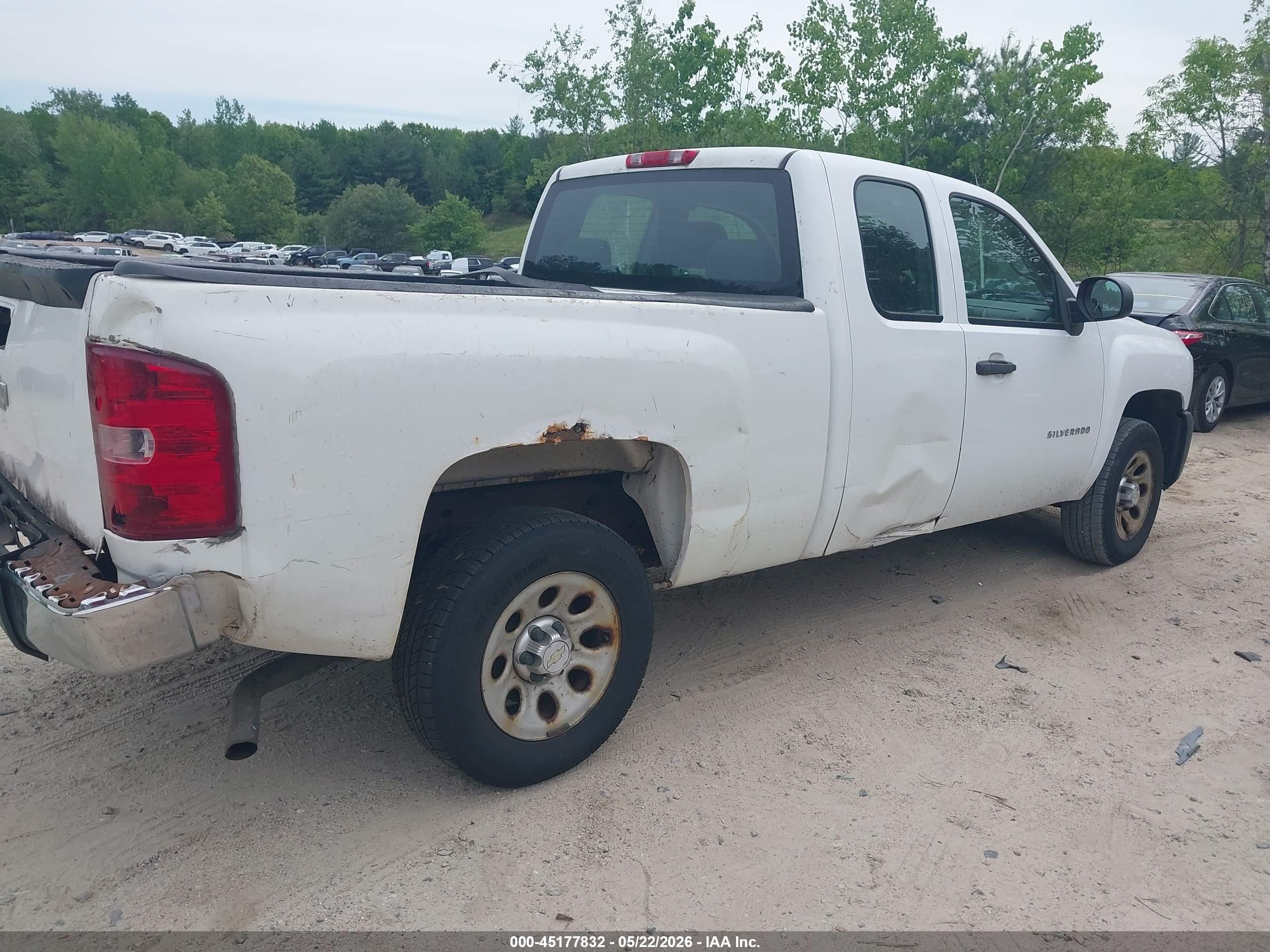 2010 Chevrolet Silverado 1500 Work Truck White vin: 1GCSCPEA1AZ123605