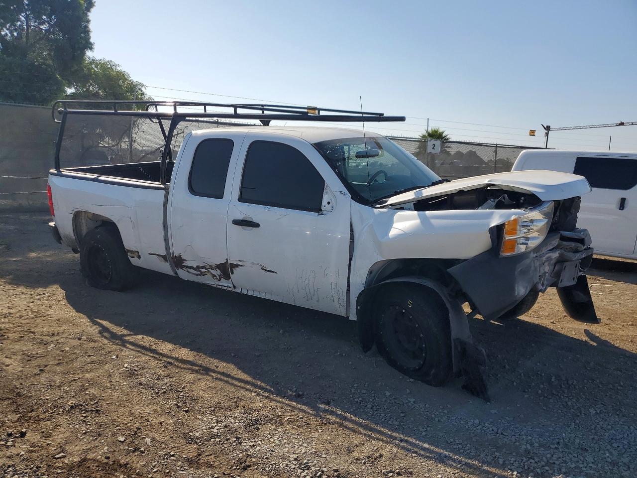2010 Chevrolet Silverado C1500 White vin: 1GCSCPEA7AZ109580