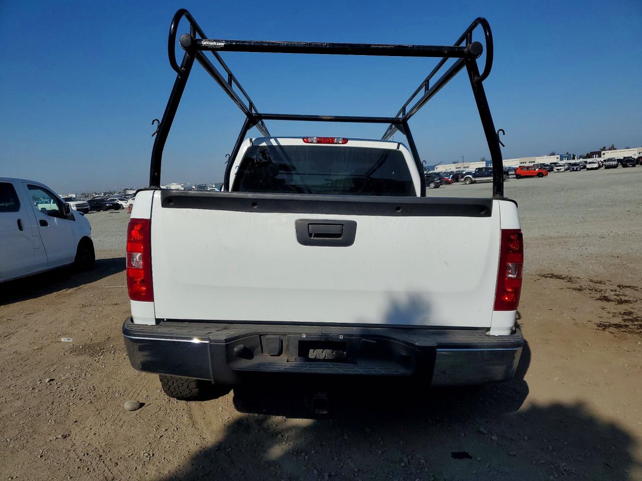 2010 Chevrolet Silverado C1500 White vin: 1GCSCPEA7AZ109580