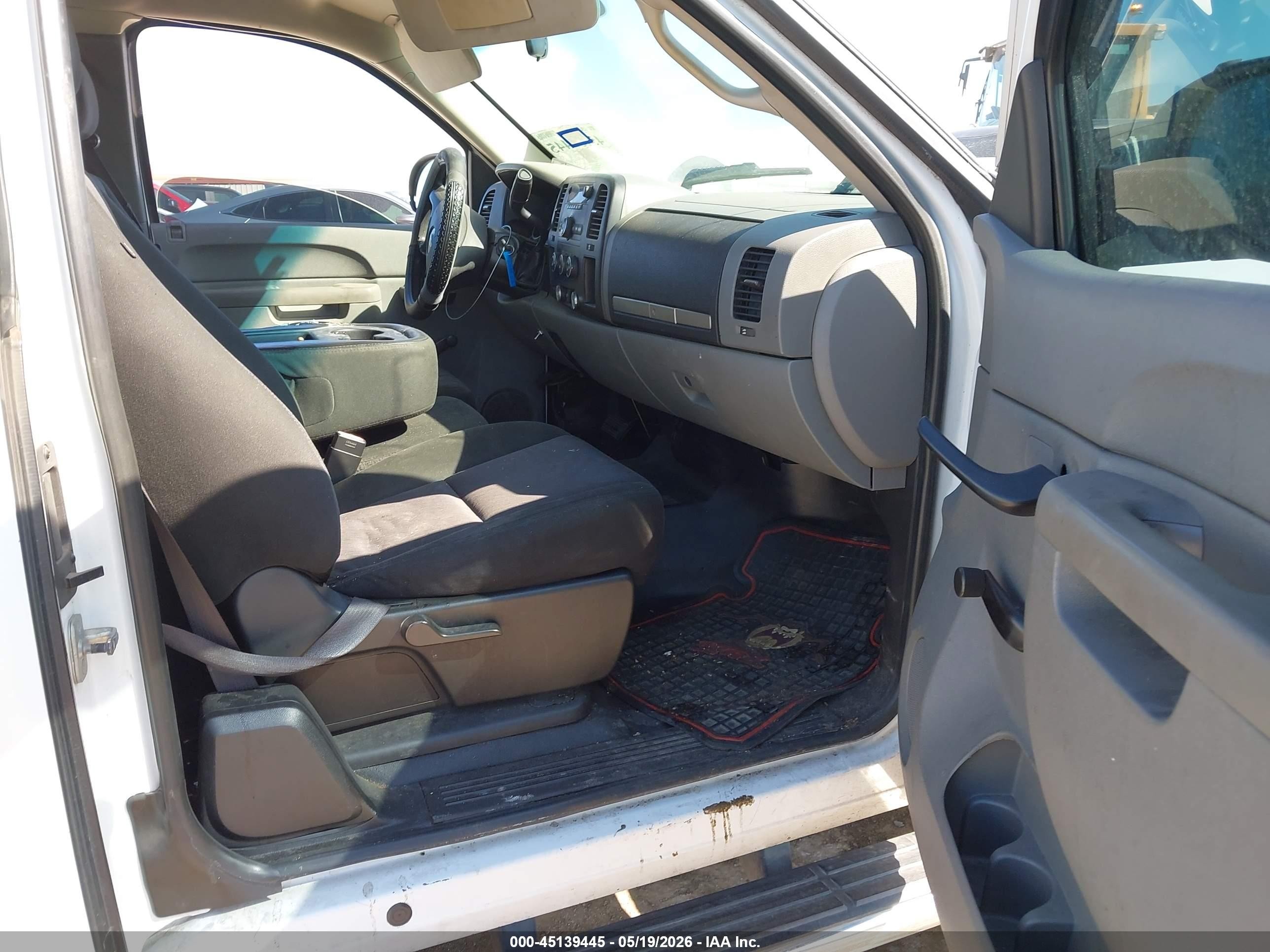 2010 Chevrolet Silverado 1500 Work Truck White vin: 1GCSCPEX0AZ248177