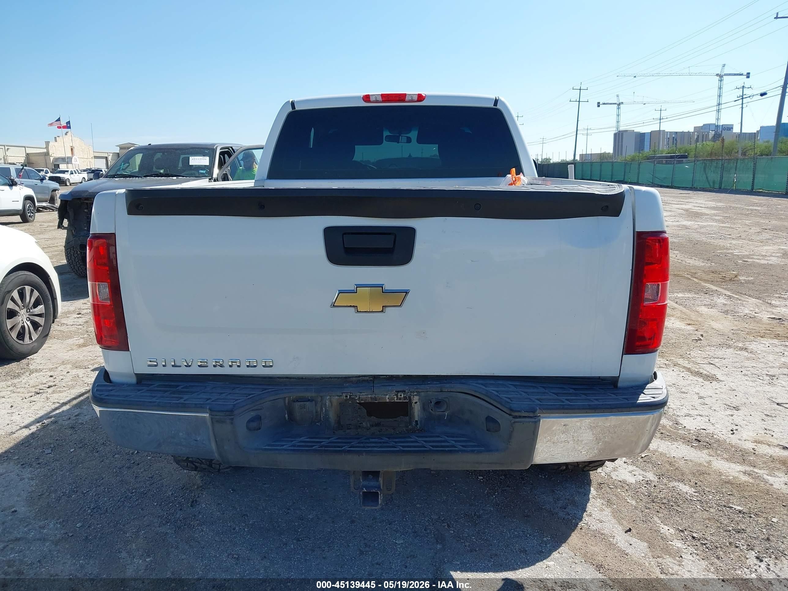 2010 Chevrolet Silverado 1500 Work Truck White vin: 1GCSCPEX0AZ248177