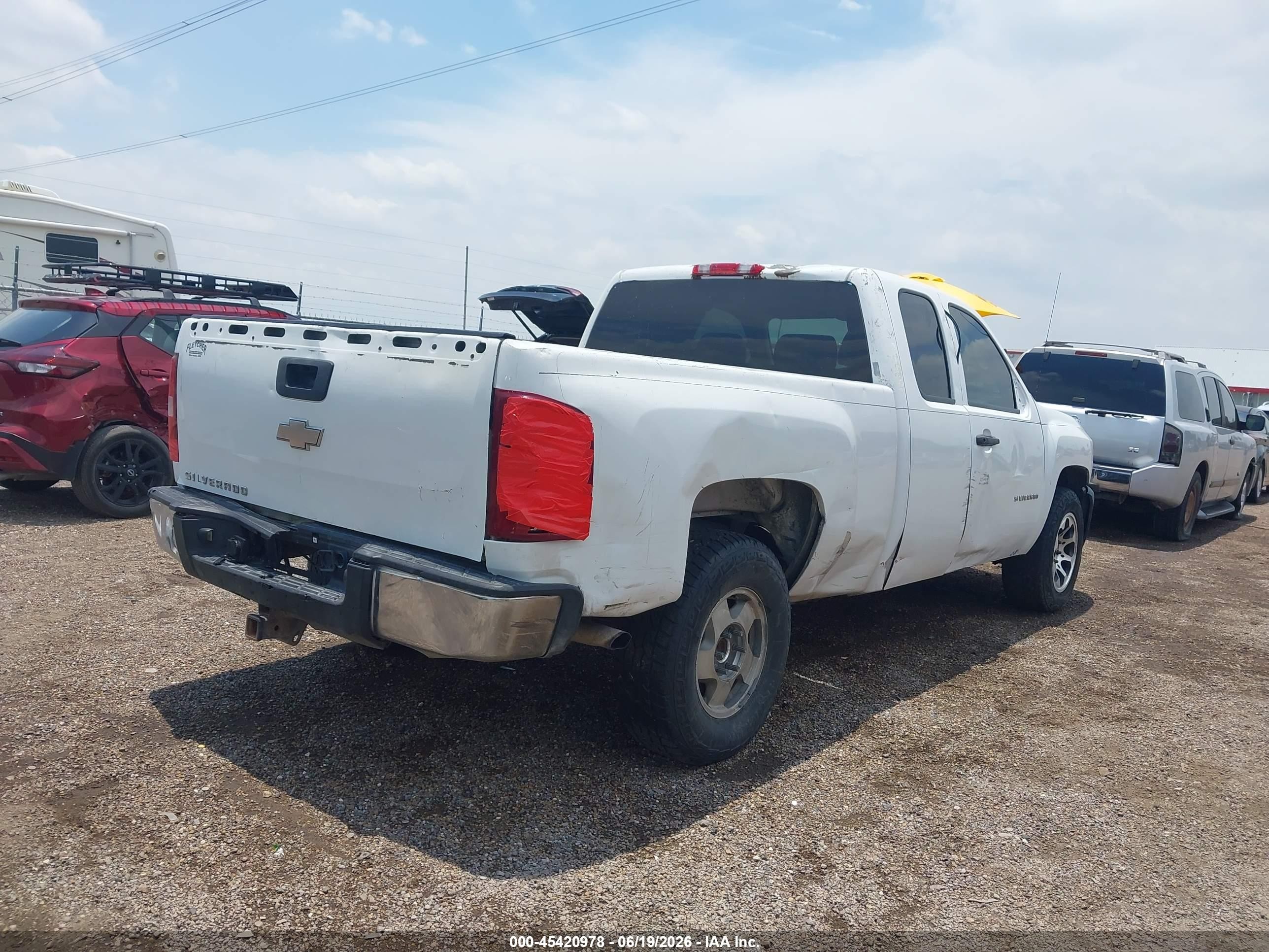 2010 Chevrolet Silverado 1500 Work Truck White vin: 1GCSCPEX3AZ245564