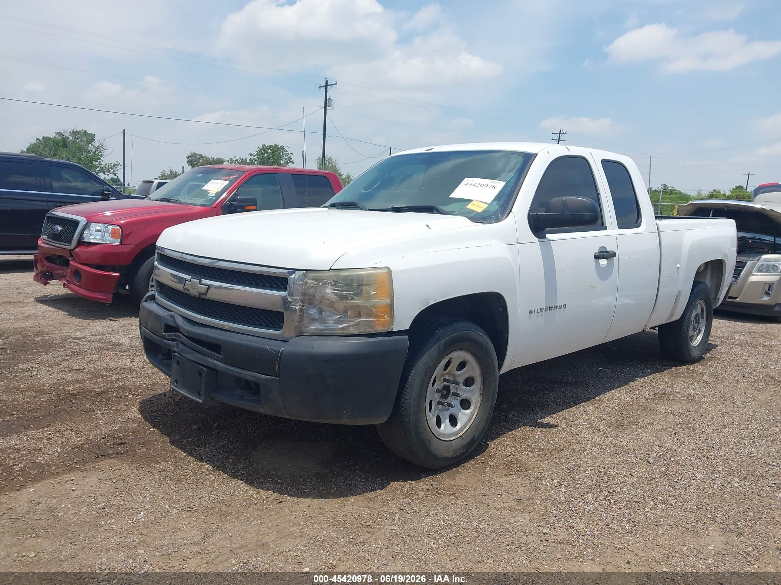 2010 Chevrolet Silverado 1500 Work Truck White vin: 1GCSCPEX3AZ245564