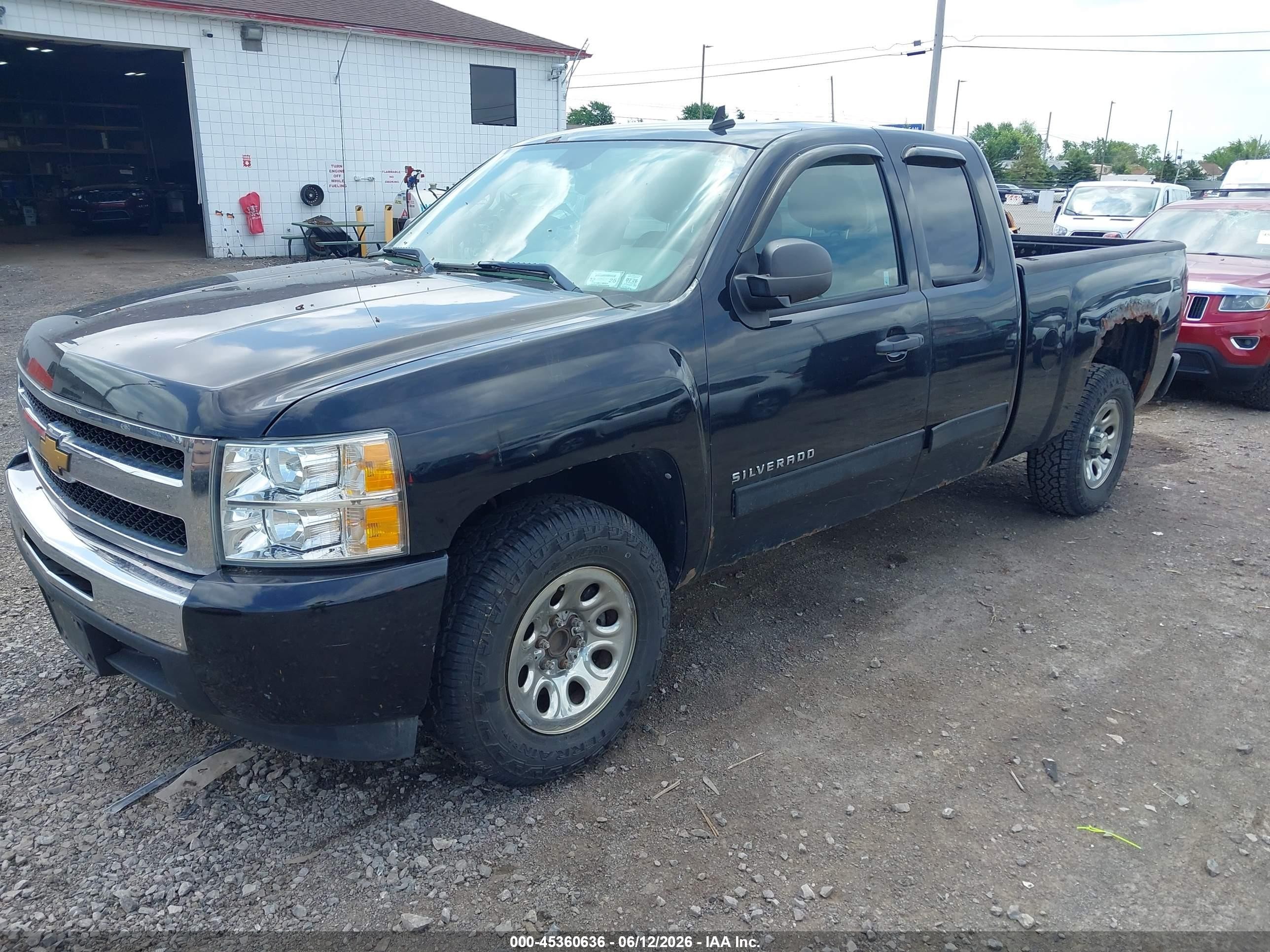 2010 Chevrolet Silverado 1500 Ls Black vin: 1GCSCREA1AZ110218