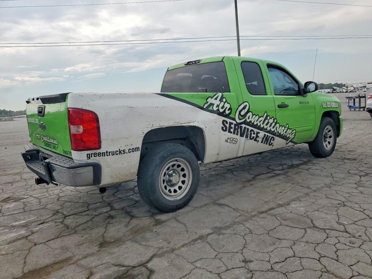 2010 Chevrolet Silverado C1500 Ls Two Tone vin: 1GCSCREA3AZ114352