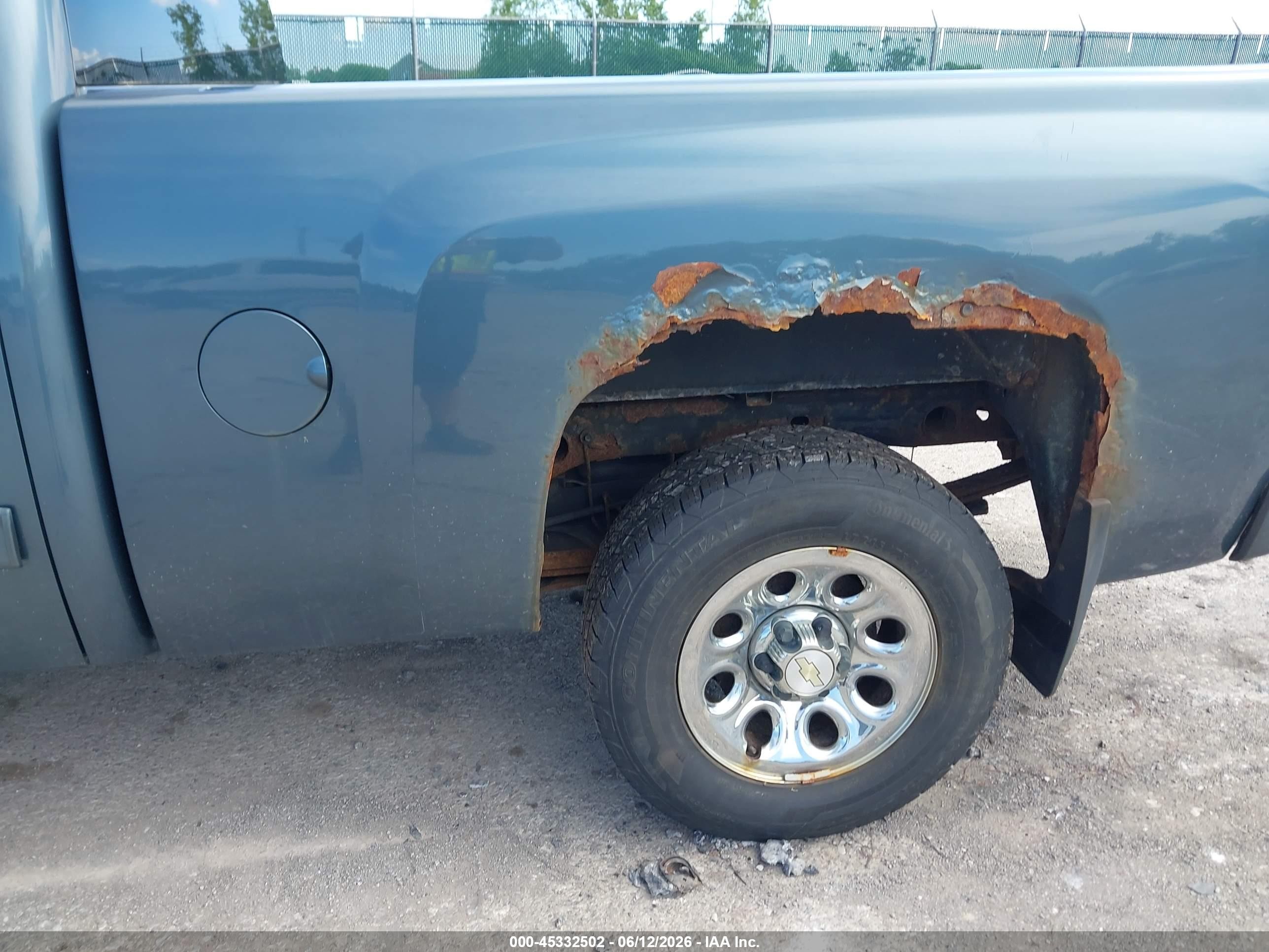 2010 Chevrolet Silverado 1500 Ls Blue vin: 1GCSCREA5AZ102672