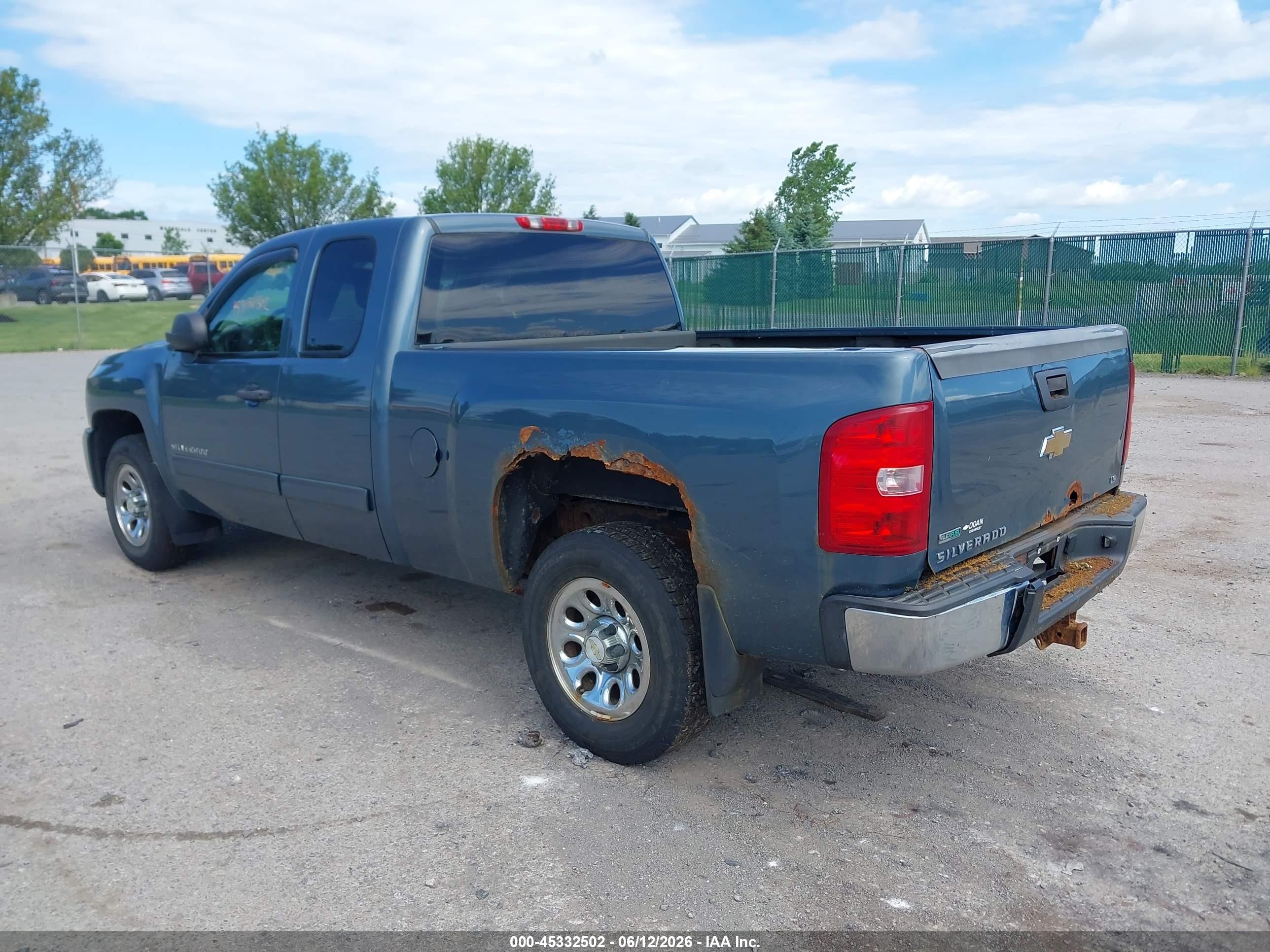 2010 Chevrolet Silverado 1500 Ls Blue vin: 1GCSCREA5AZ102672