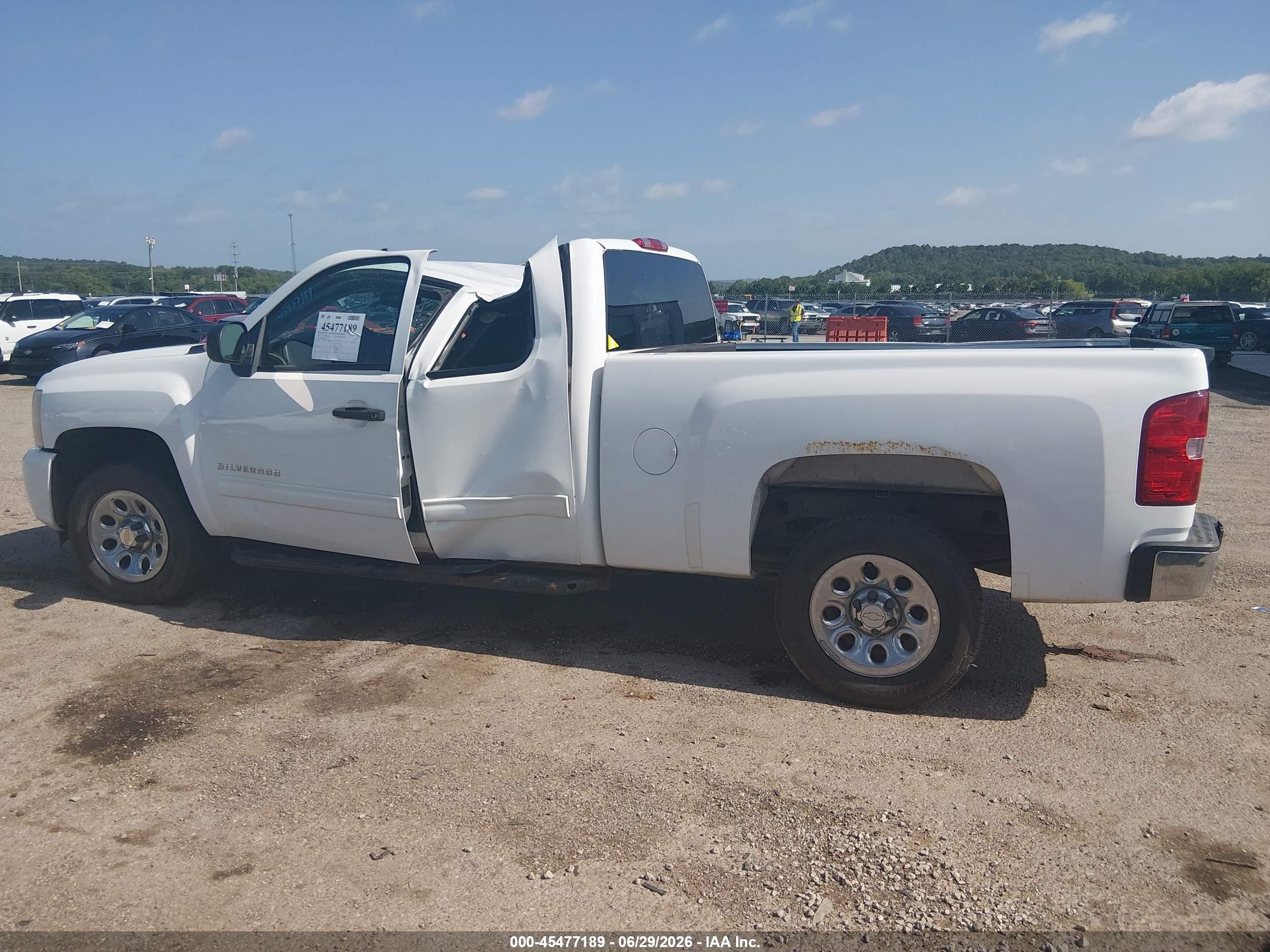2010 Chevrolet Silverado 1500 Ls White vin: 1GCSCREA8AZ192271