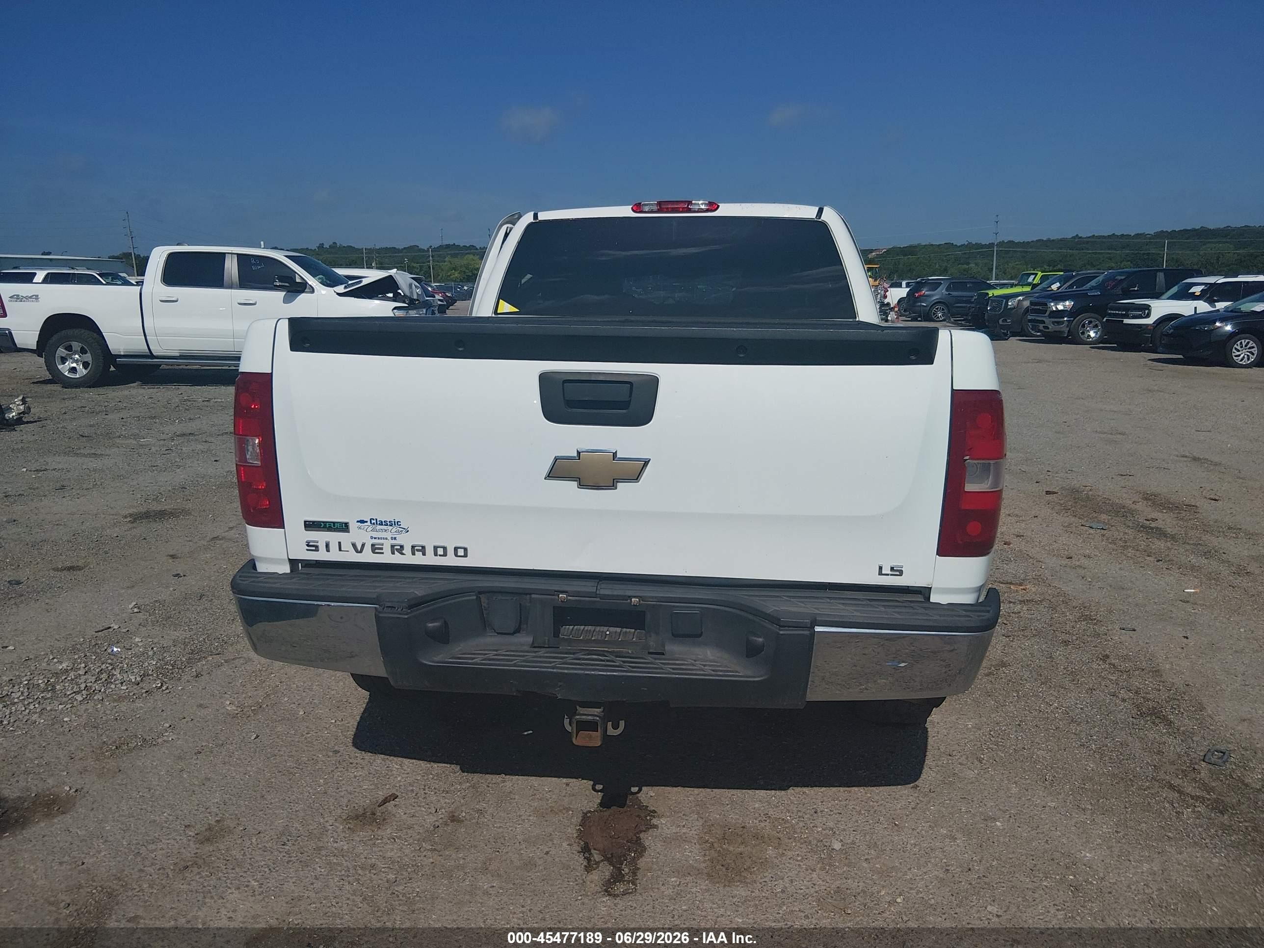 2010 Chevrolet Silverado 1500 Ls White vin: 1GCSCREA8AZ192271