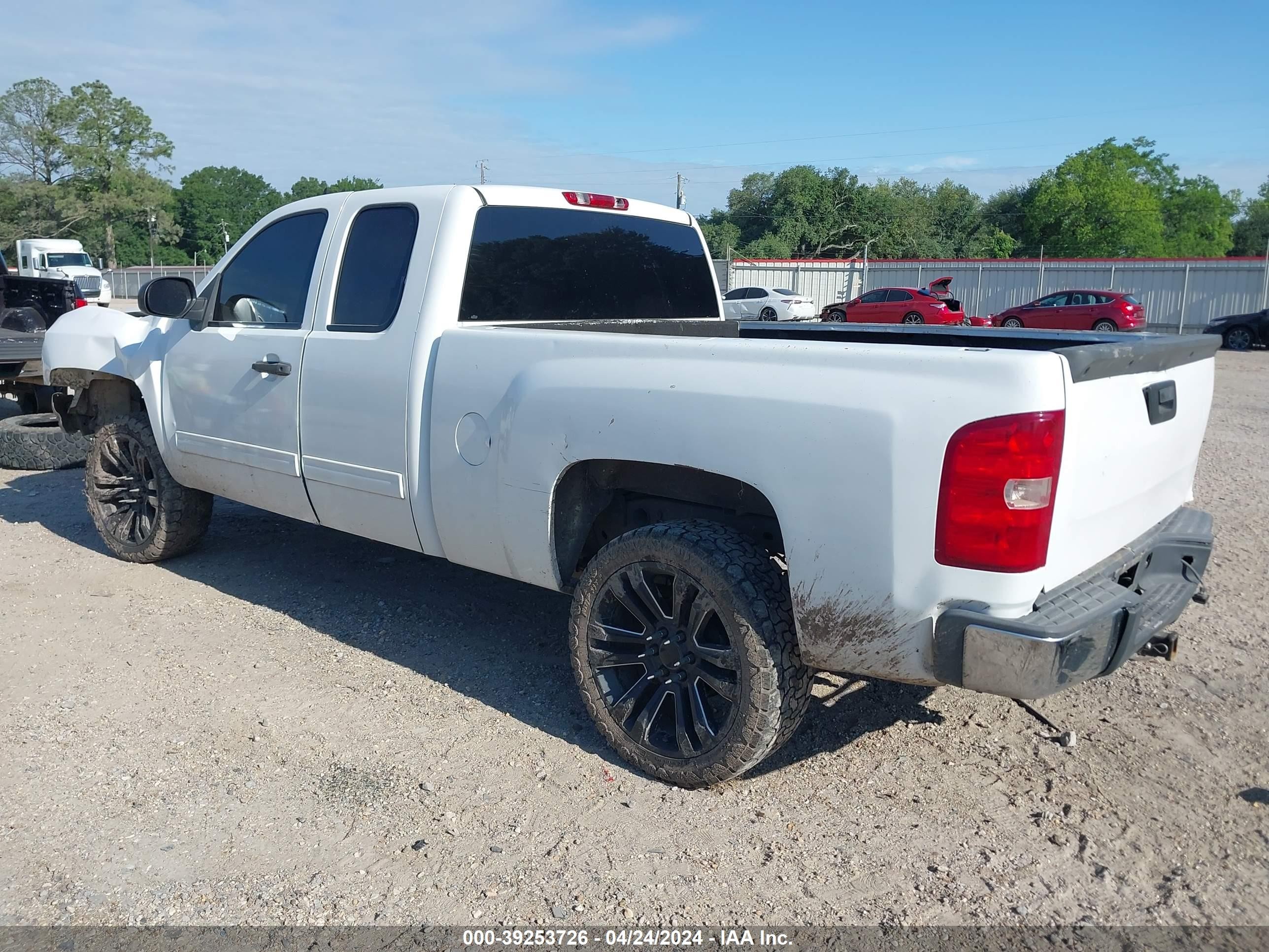 2010 Chevrolet Silverado 1500 Ls White vin: 1GCSCREA9AZ180226