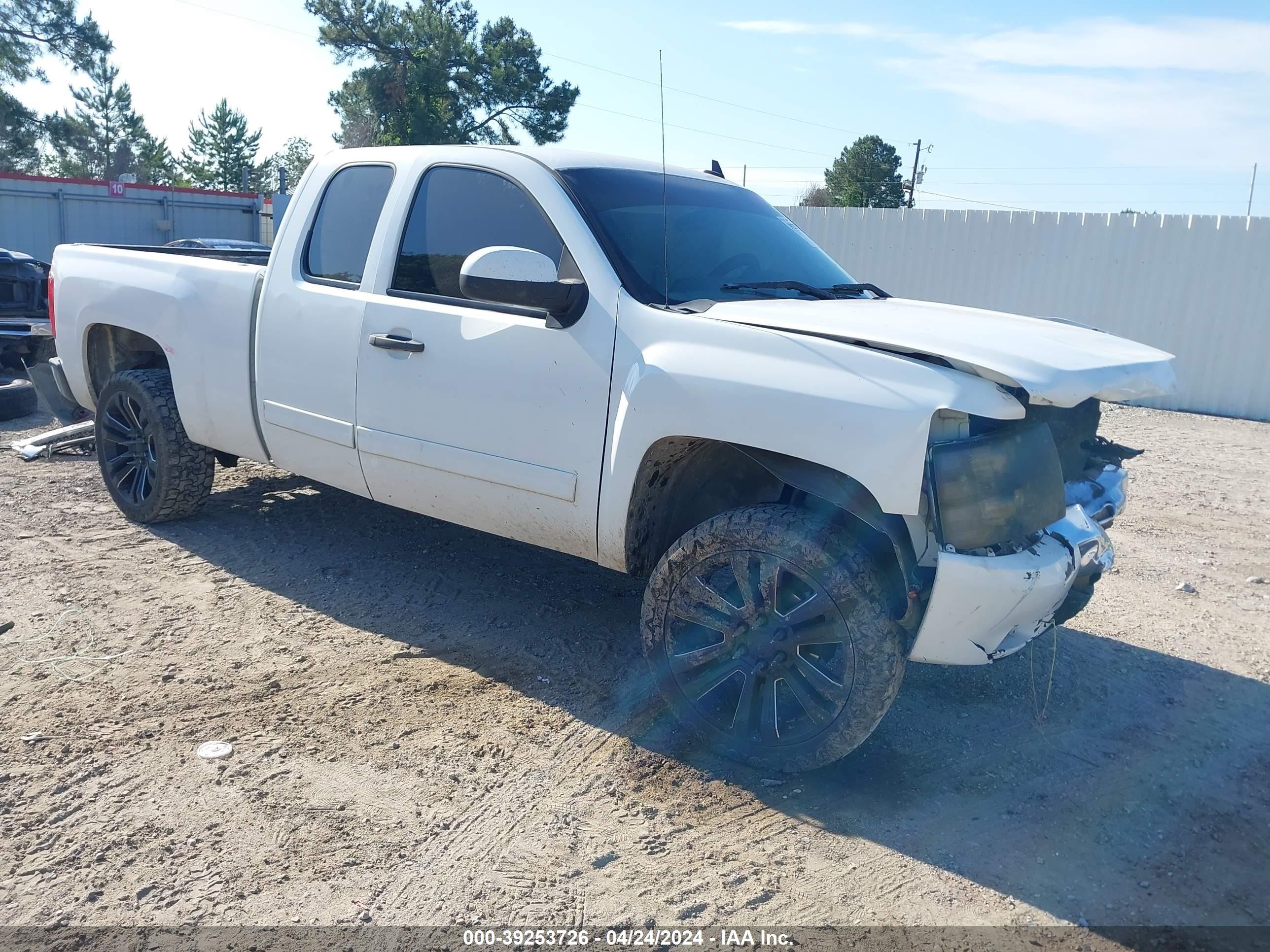 2010 Chevrolet Silverado 1500 Ls White vin: 1GCSCREA9AZ180226