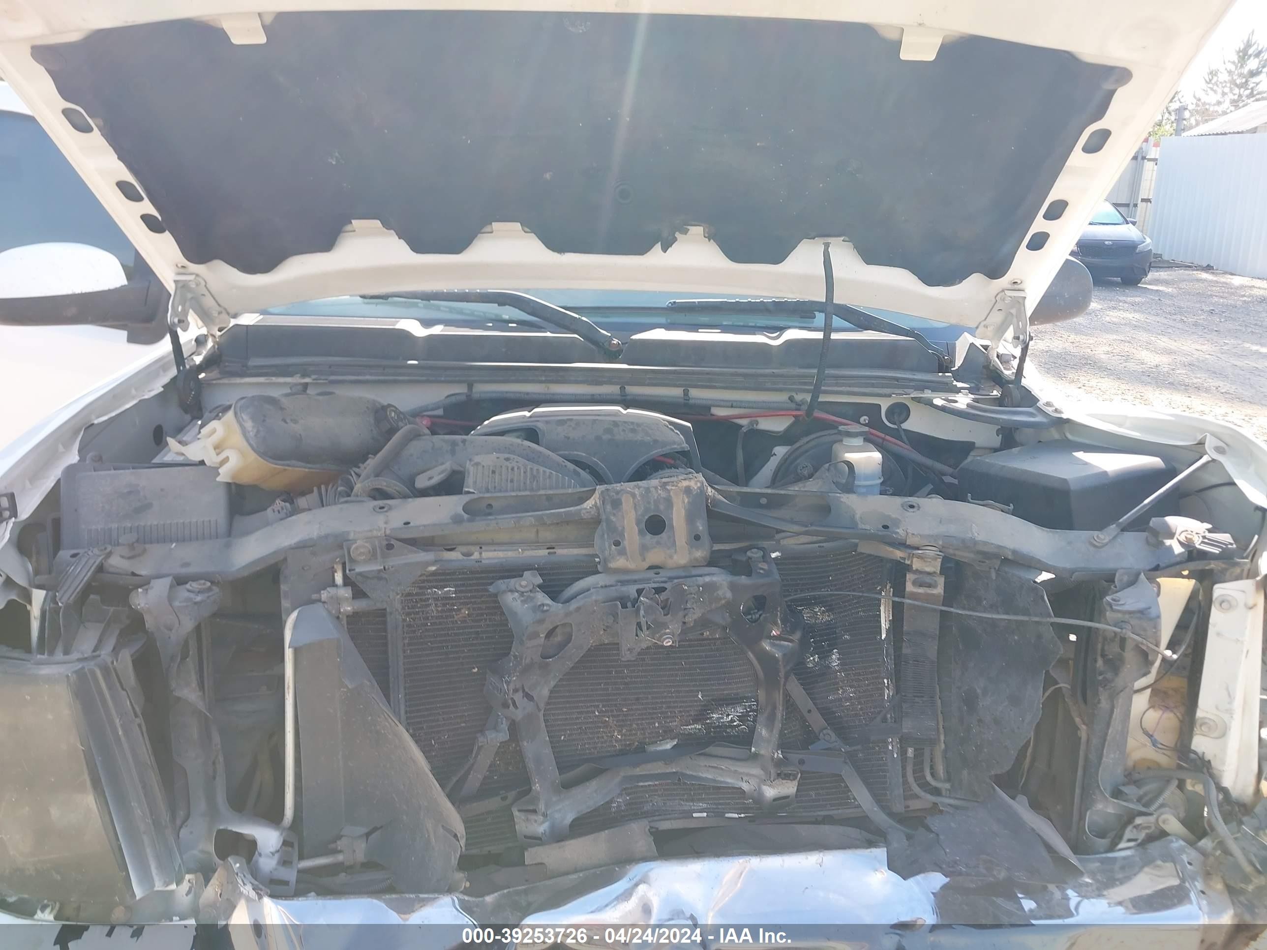 2010 Chevrolet Silverado 1500 Ls White vin: 1GCSCREA9AZ180226