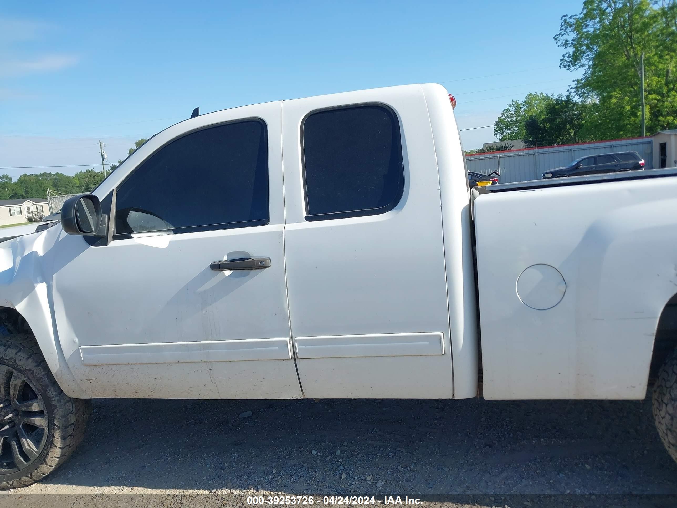 2010 Chevrolet Silverado 1500 Ls White vin: 1GCSCREA9AZ180226