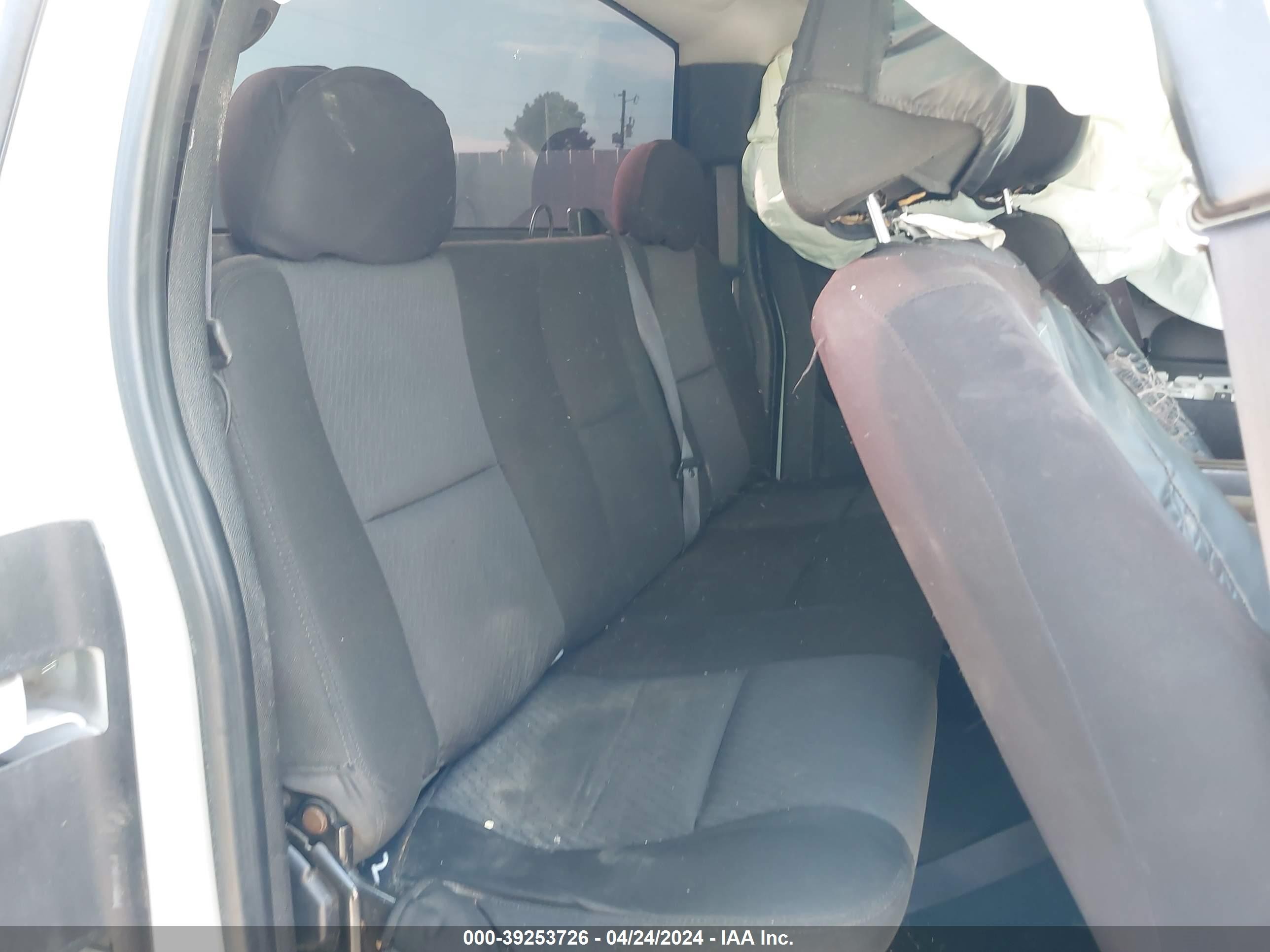 2010 Chevrolet Silverado 1500 Ls White vin: 1GCSCREA9AZ180226