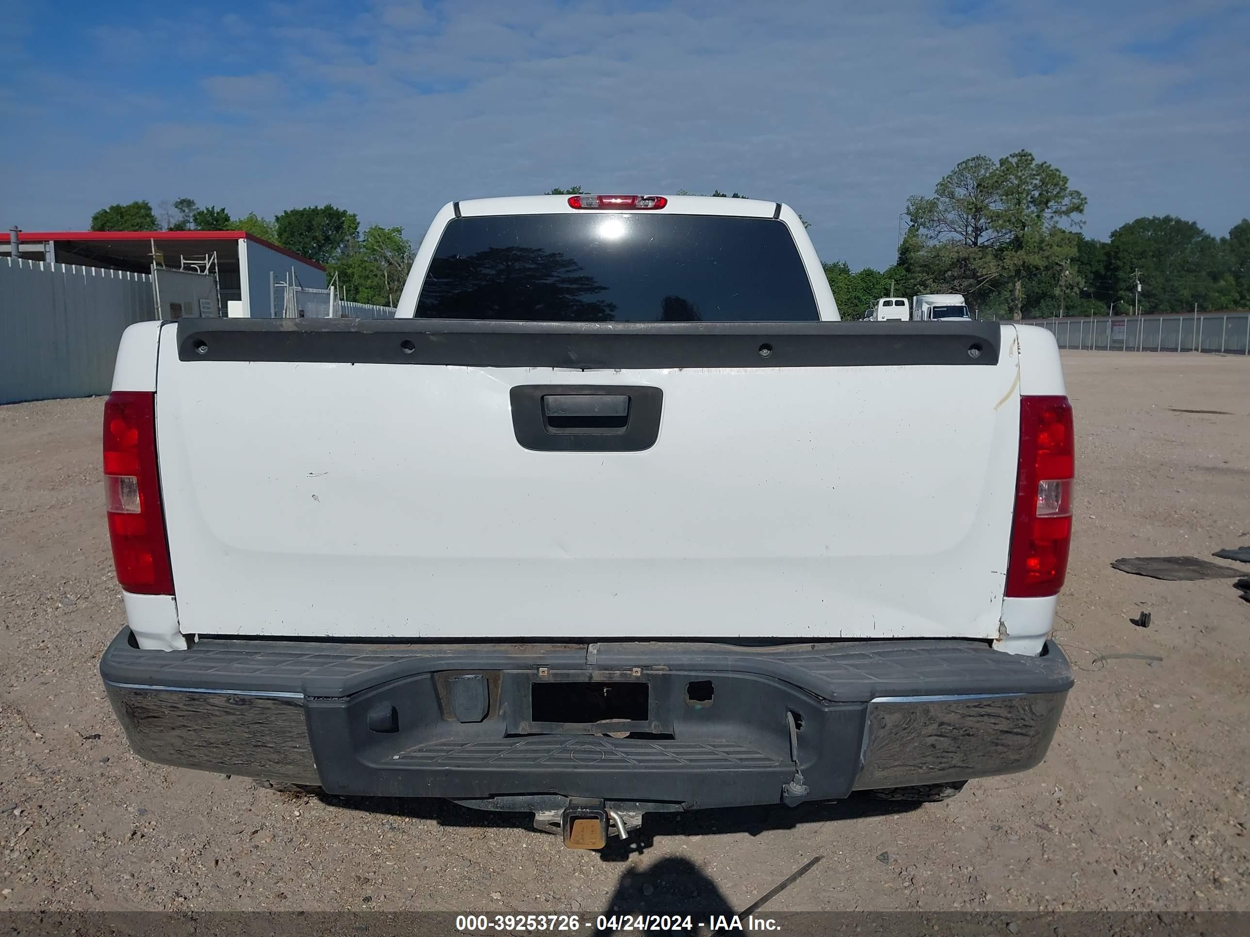 2010 Chevrolet Silverado 1500 Ls White vin: 1GCSCREA9AZ180226
