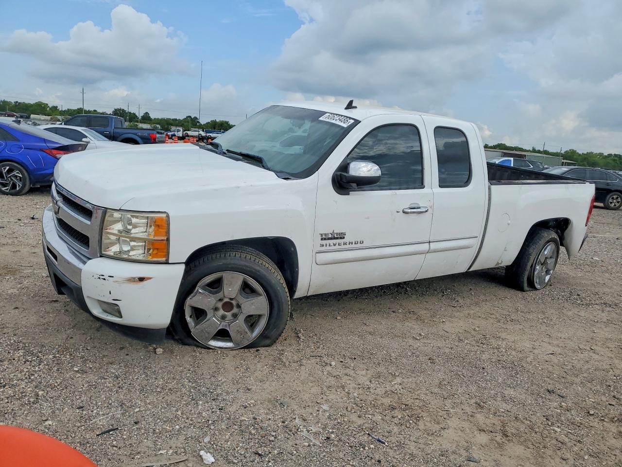 2010 Chevrolet Silverado C1500 Lt White vin: 1GCSCSE00AZ281086