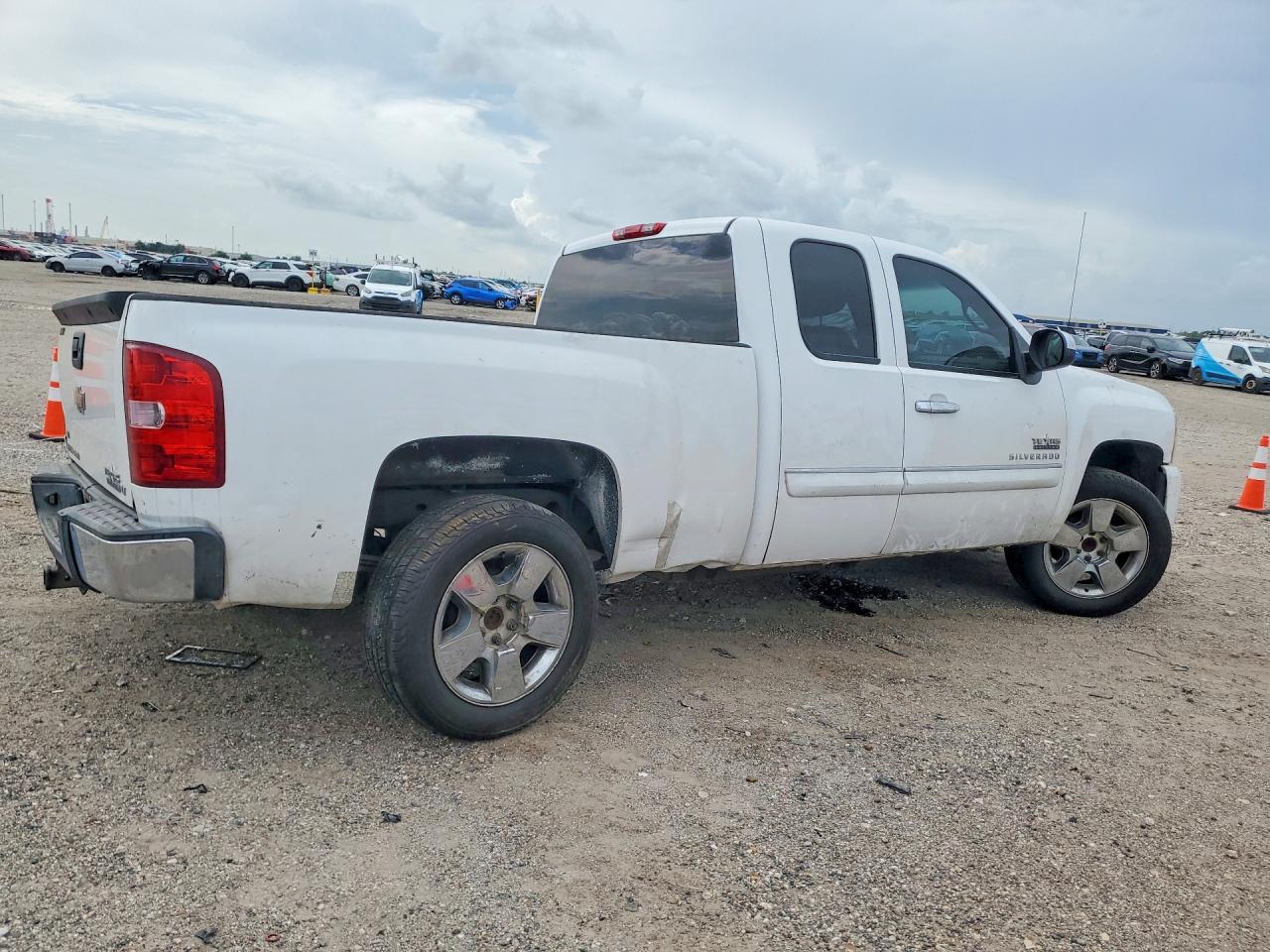 2010 Chevrolet Silverado C1500 Lt Белый vin: 1GCSCSE00AZ281086