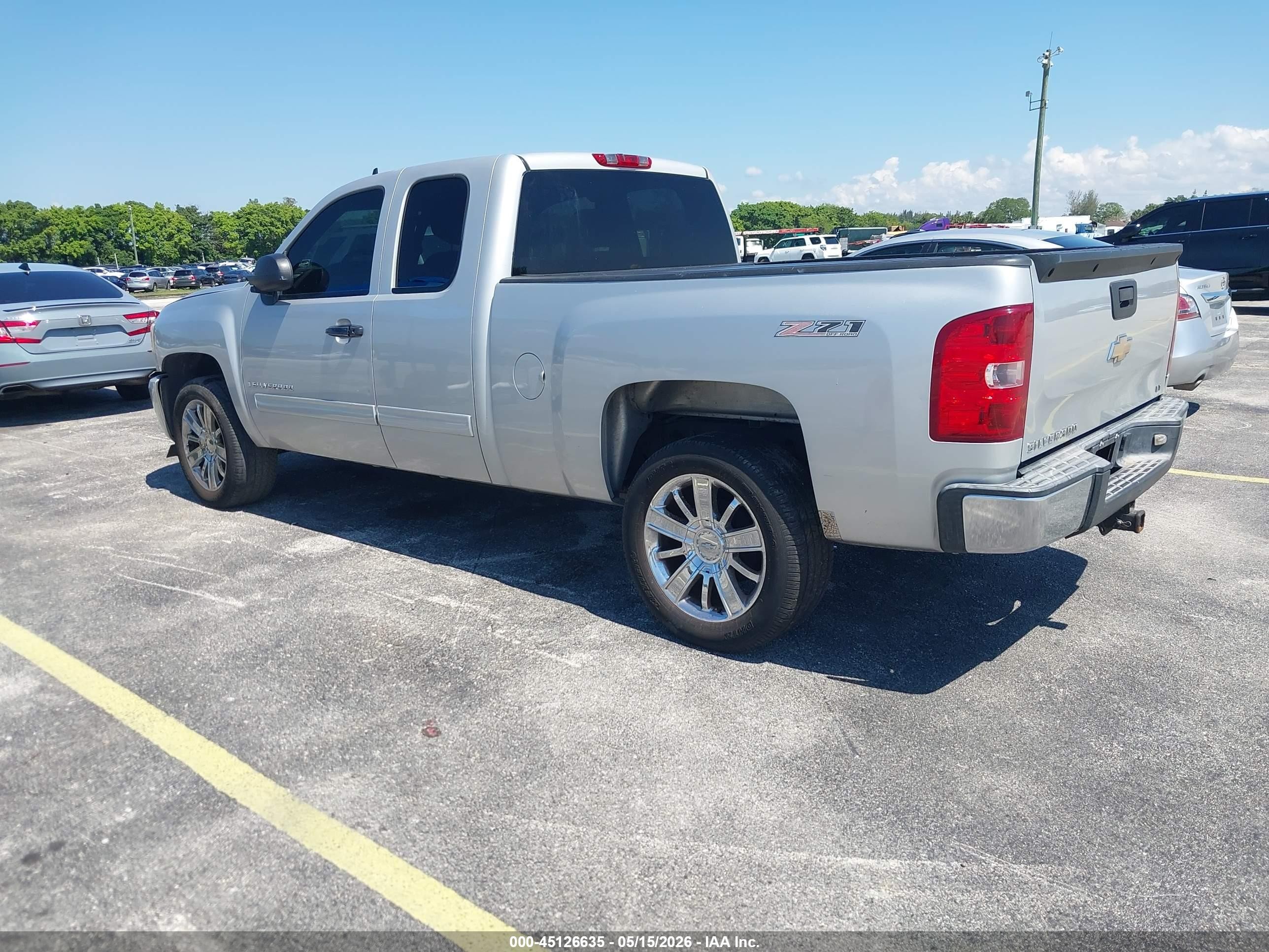2010 Chevrolet Silverado 1500 Lt Silver vin: 1GCSCSE01AZ247335