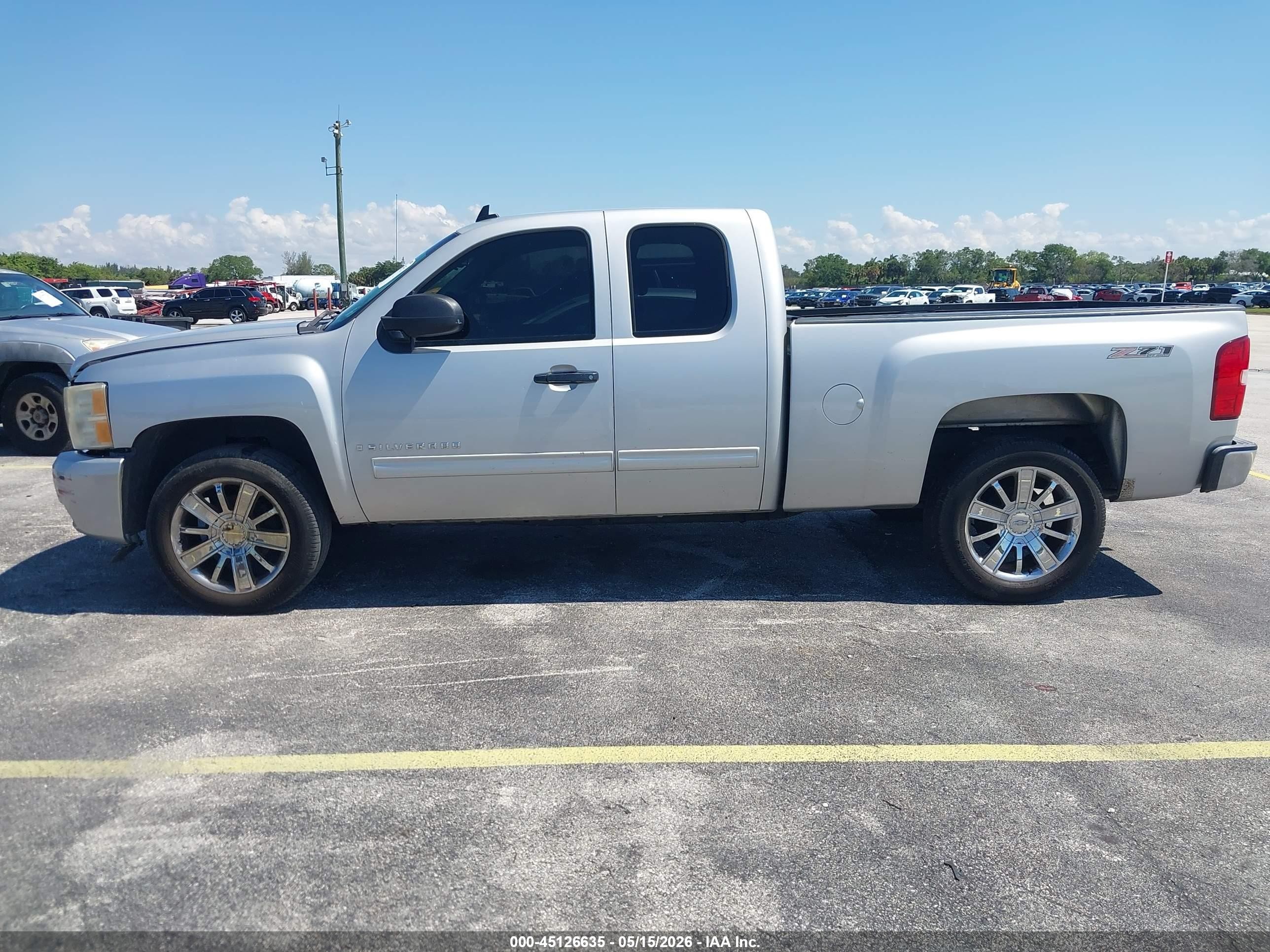 2010 Chevrolet Silverado 1500 Lt Silver vin: 1GCSCSE01AZ247335