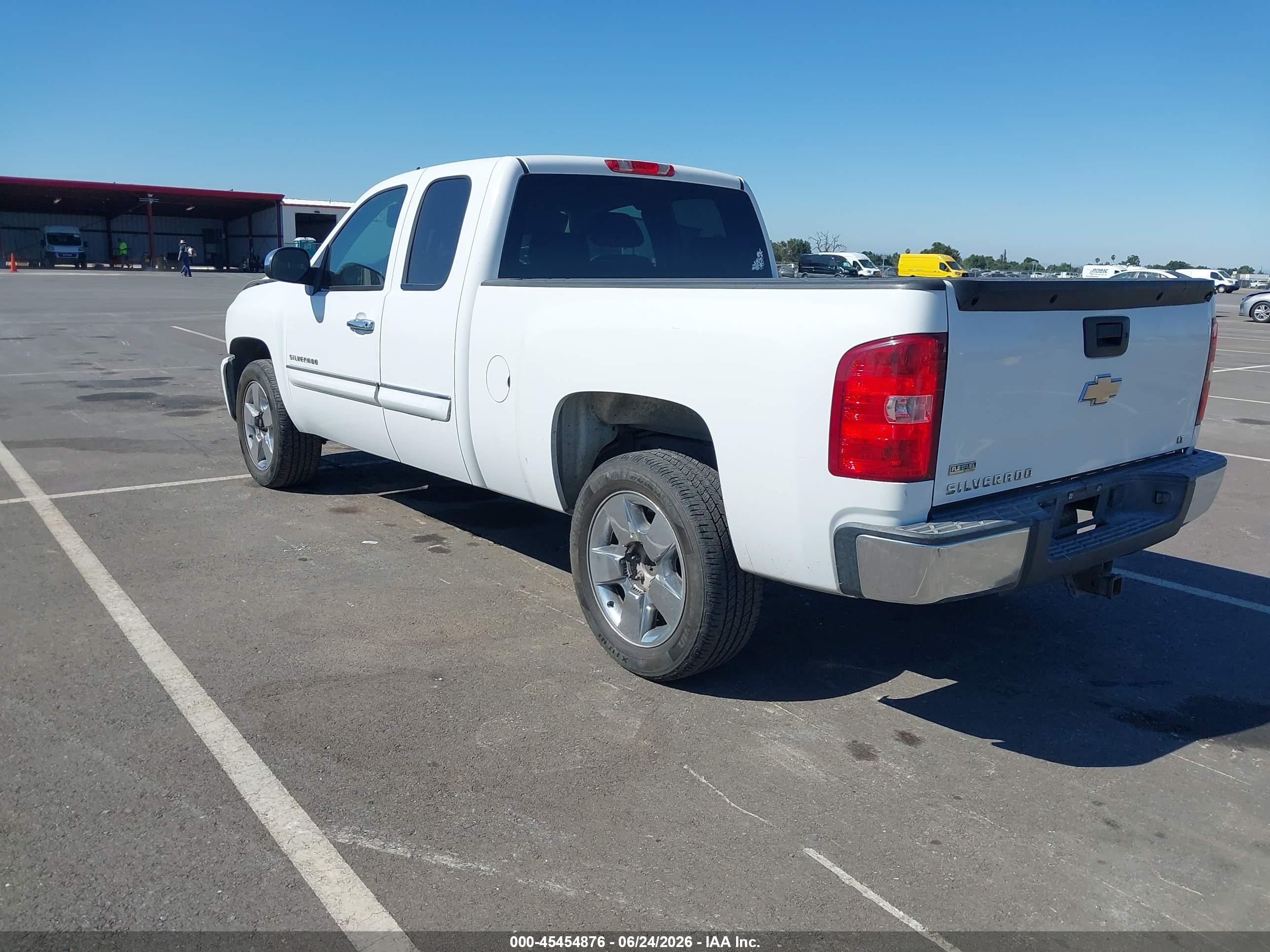 2010 Chevrolet Silverado 1500 Lt White vin: 1GCSCSE09AZ250841