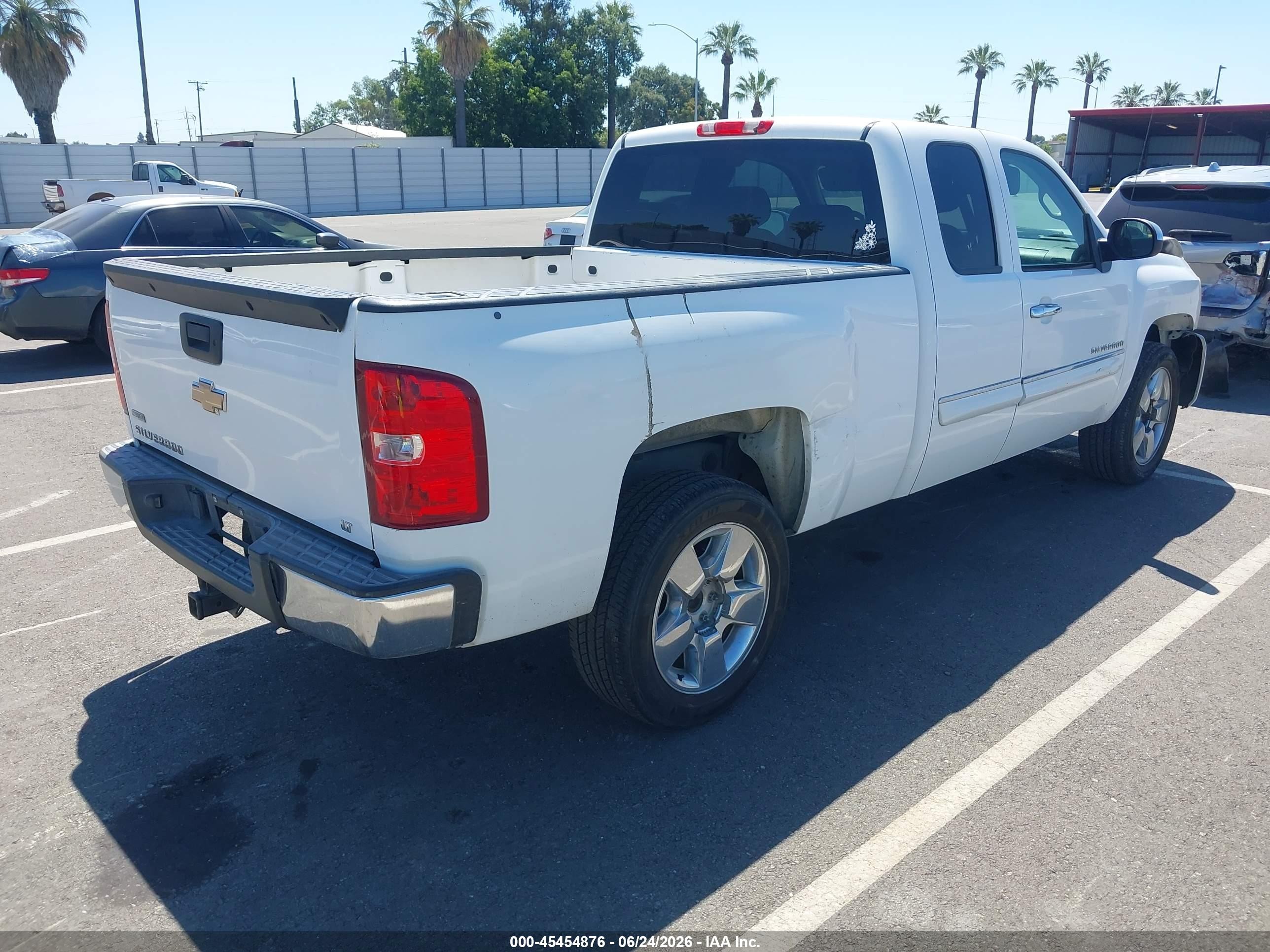 2010 Chevrolet Silverado 1500 Lt White vin: 1GCSCSE09AZ250841