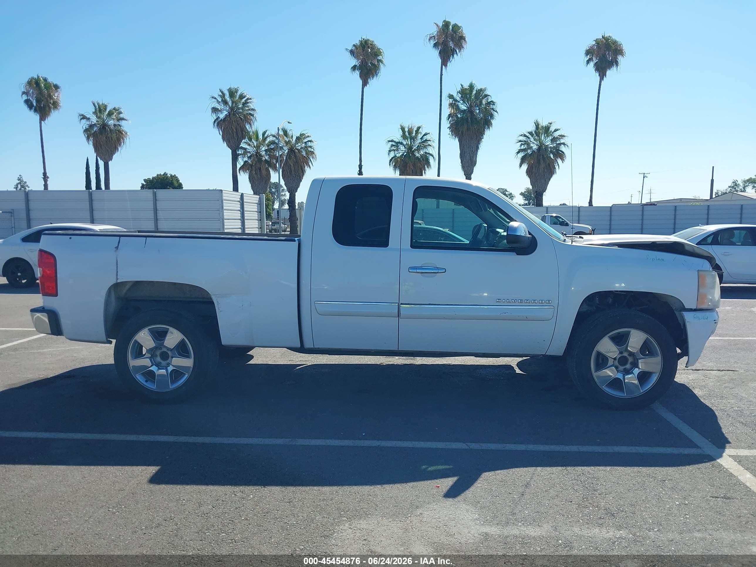 2010 Chevrolet Silverado 1500 Lt White vin: 1GCSCSE09AZ250841