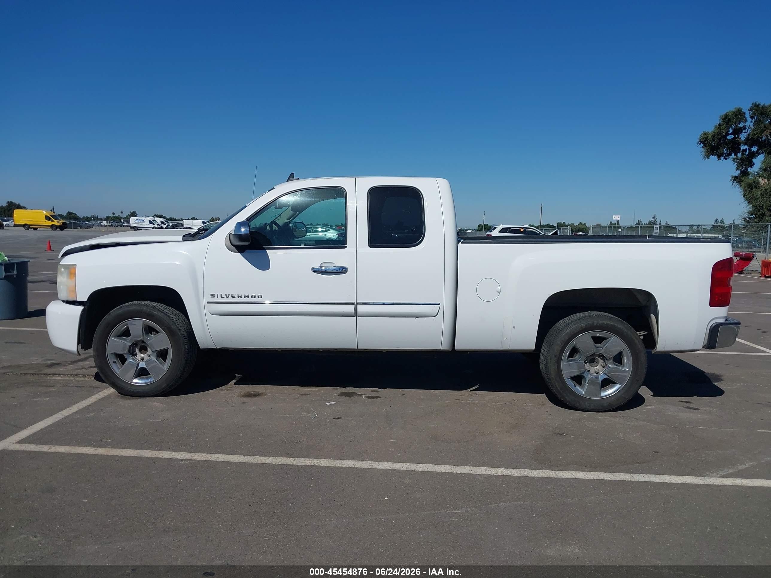 2010 Chevrolet Silverado 1500 Lt White vin: 1GCSCSE09AZ250841