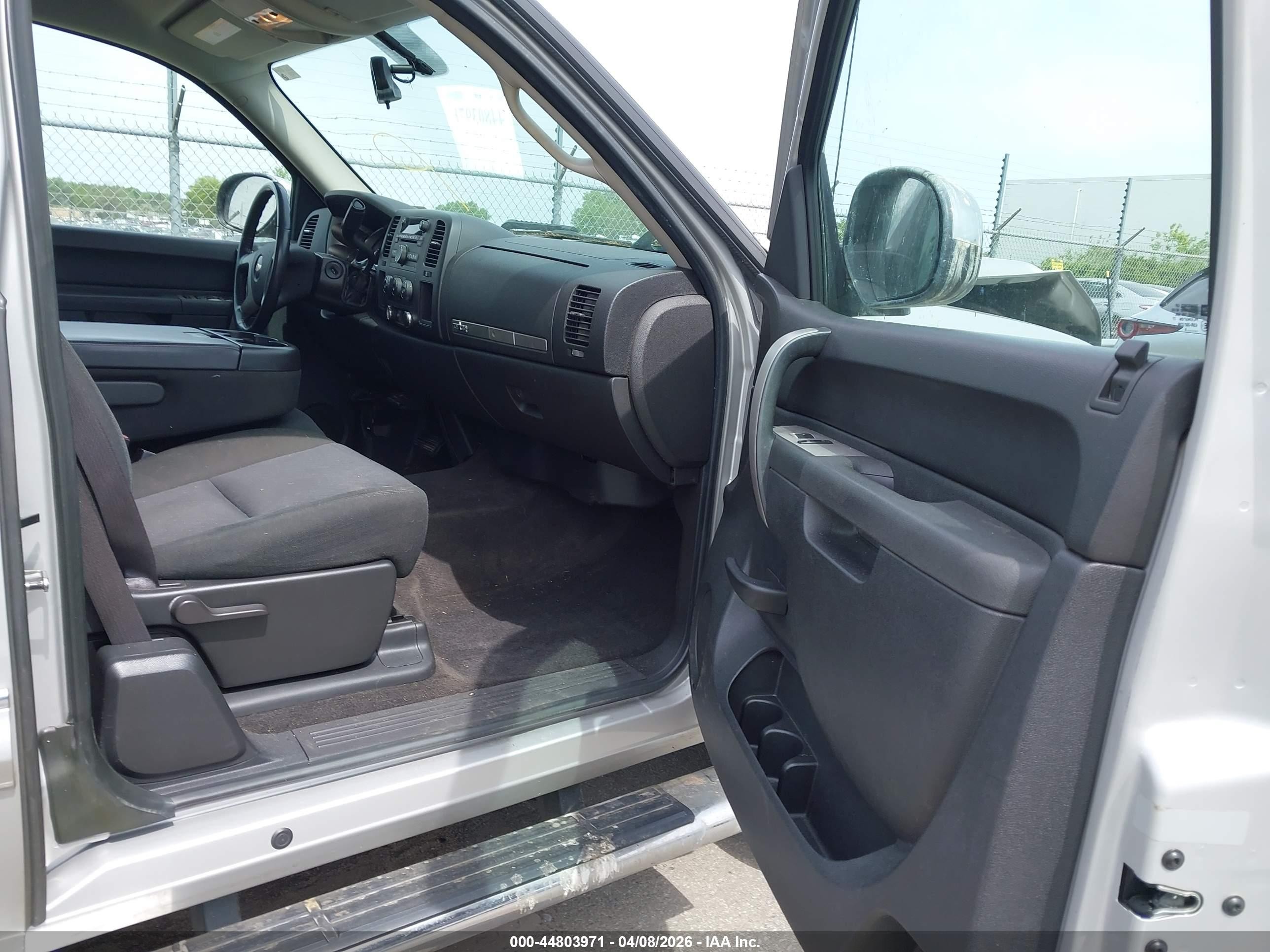 2010 Chevrolet Silverado 1500 Lt Silver vin: 1GCSCSE0XAZ175311