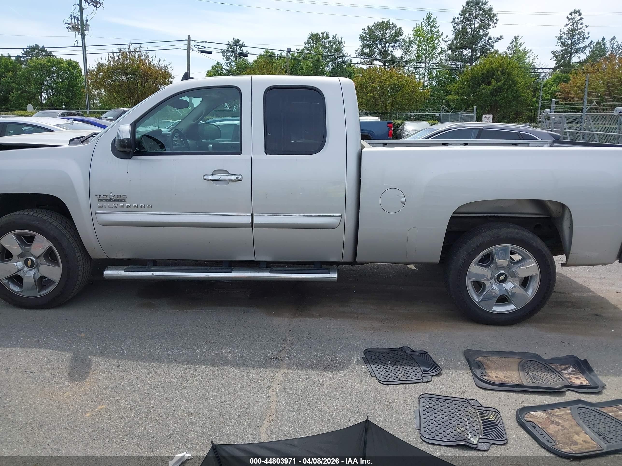 2010 Chevrolet Silverado 1500 Lt Silver vin: 1GCSCSE0XAZ175311
