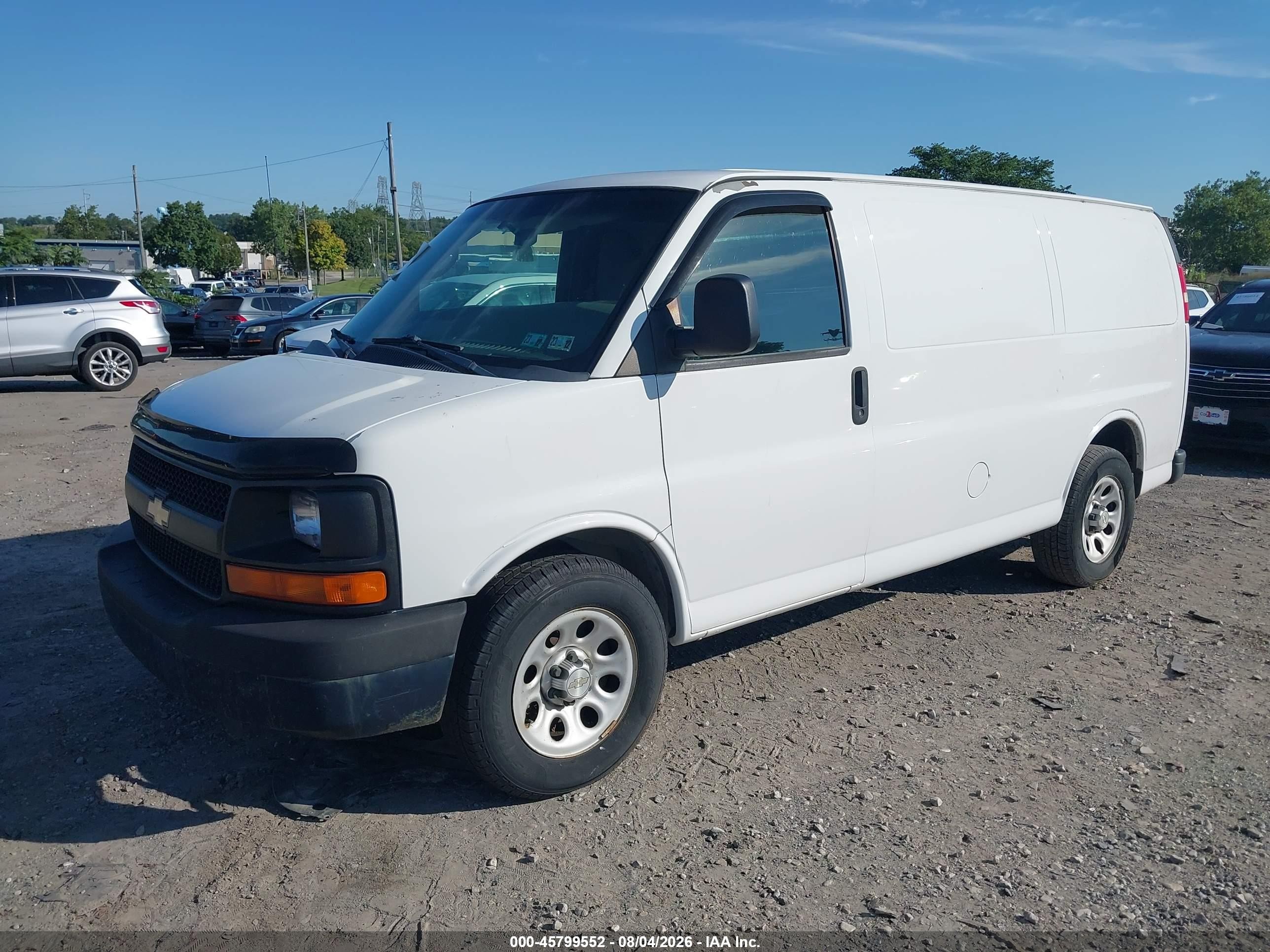 2011 Chevrolet Express 1500 Work Van White vin: 1GCSGAF40B1123623