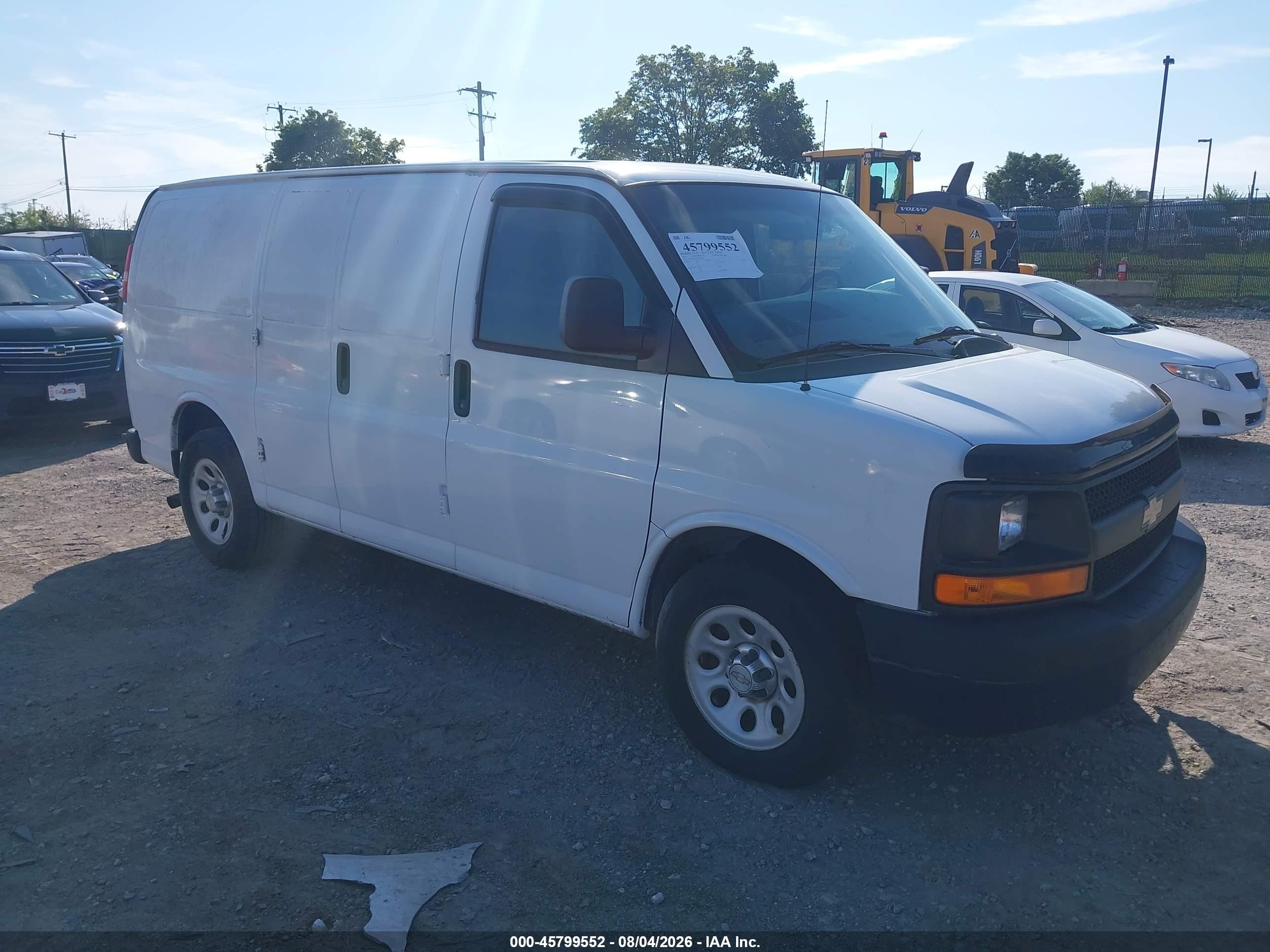 2011 Chevrolet Express 1500 Work Van White vin: 1GCSGAF40B1123623