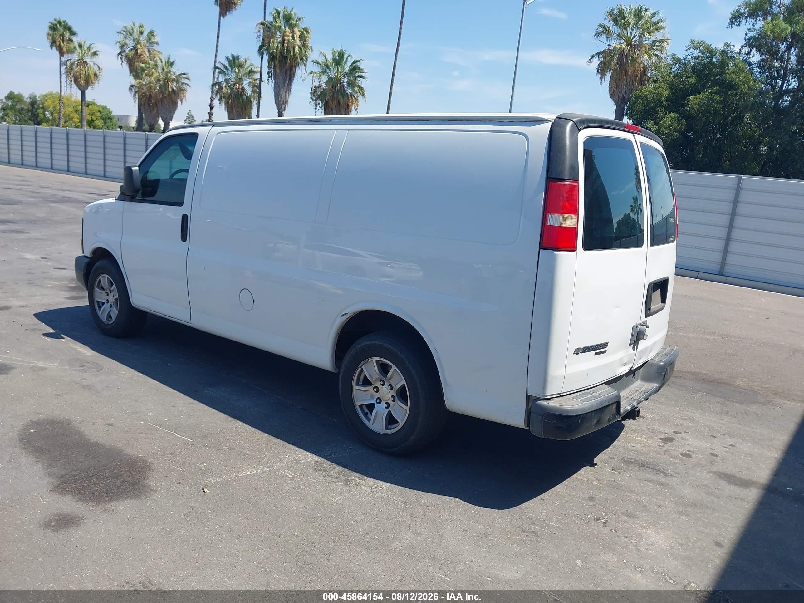 2013 Chevrolet Express 1500 Work Van White vin: 1GCSGAF40D1193206