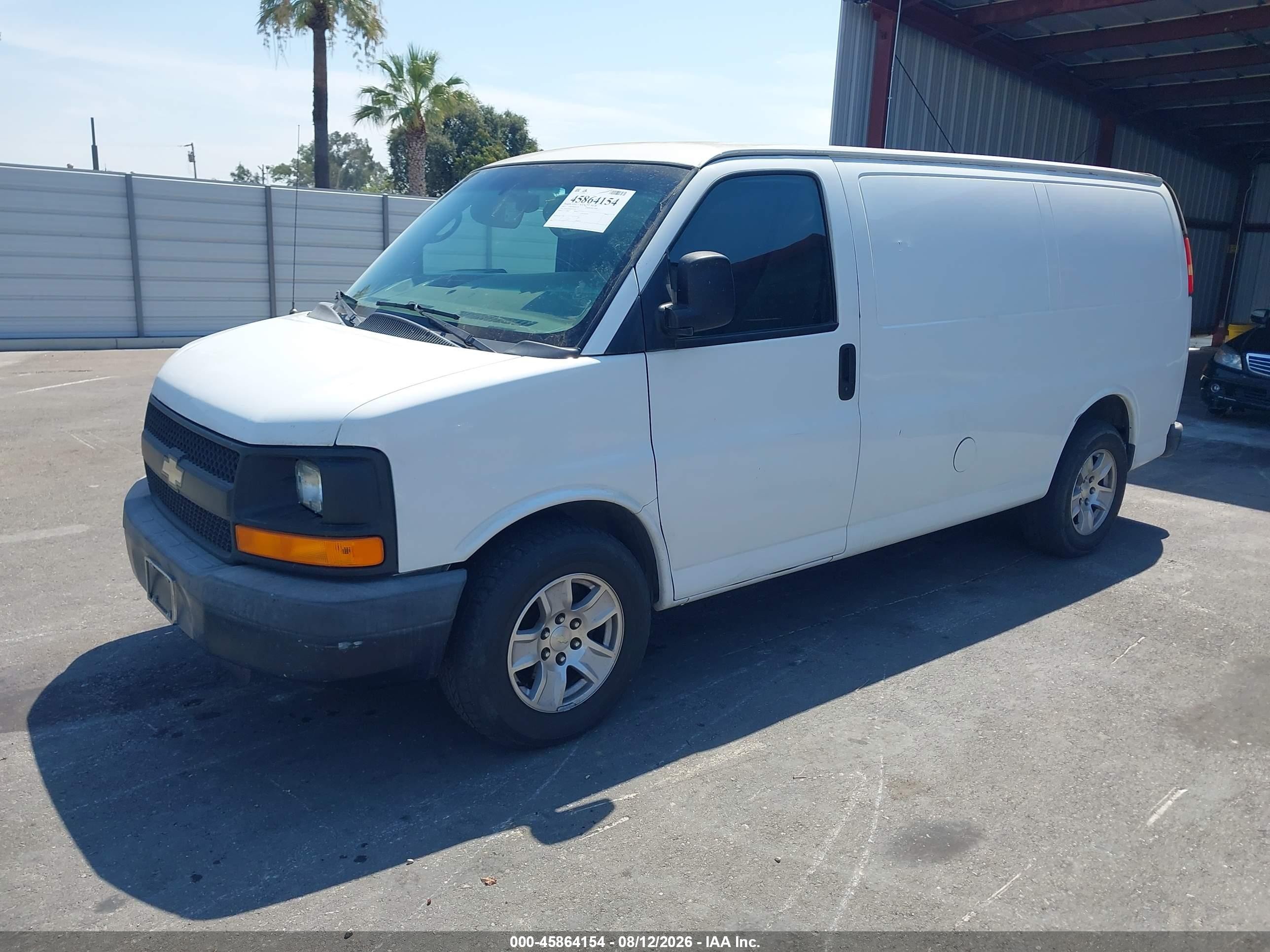 2013 Chevrolet Express 1500 Work Van White vin: 1GCSGAF40D1193206