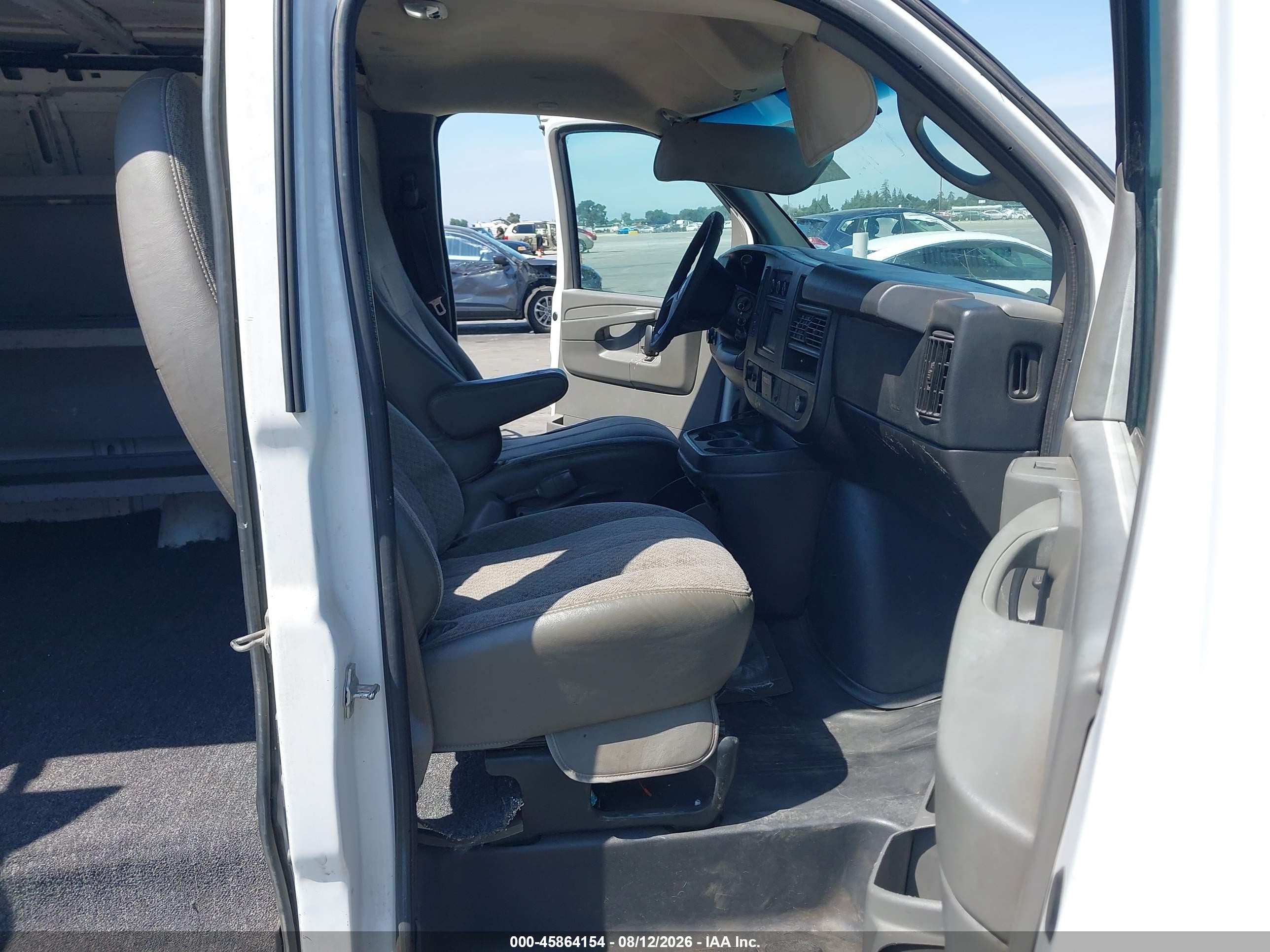 2013 Chevrolet Express 1500 Work Van White vin: 1GCSGAF40D1193206