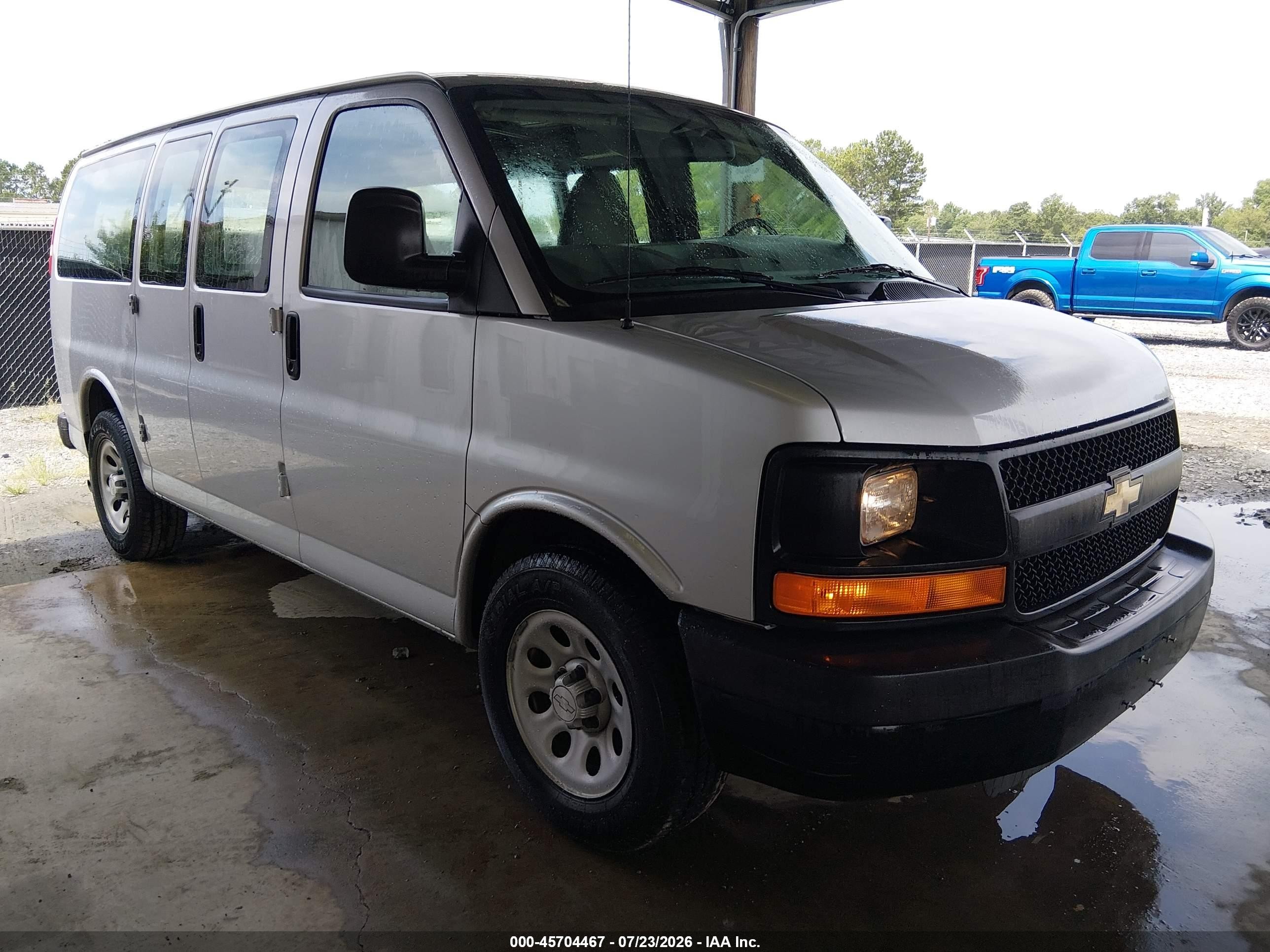 2014 Chevrolet Express 1500 Work Van Silver vin: 1GCSGAF42E1188459