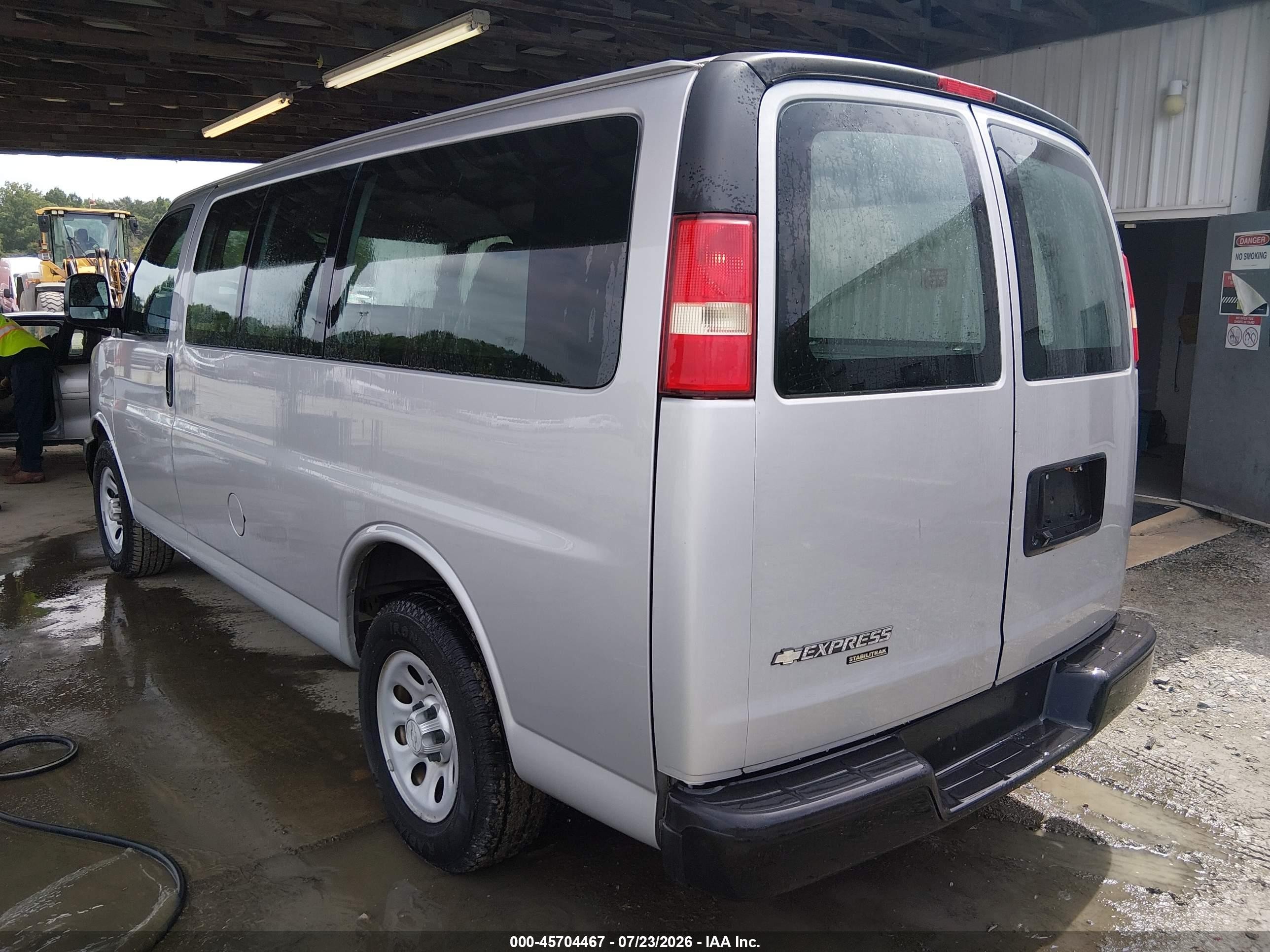 2014 Chevrolet Express 1500 Work Van Silver vin: 1GCSGAF42E1188459