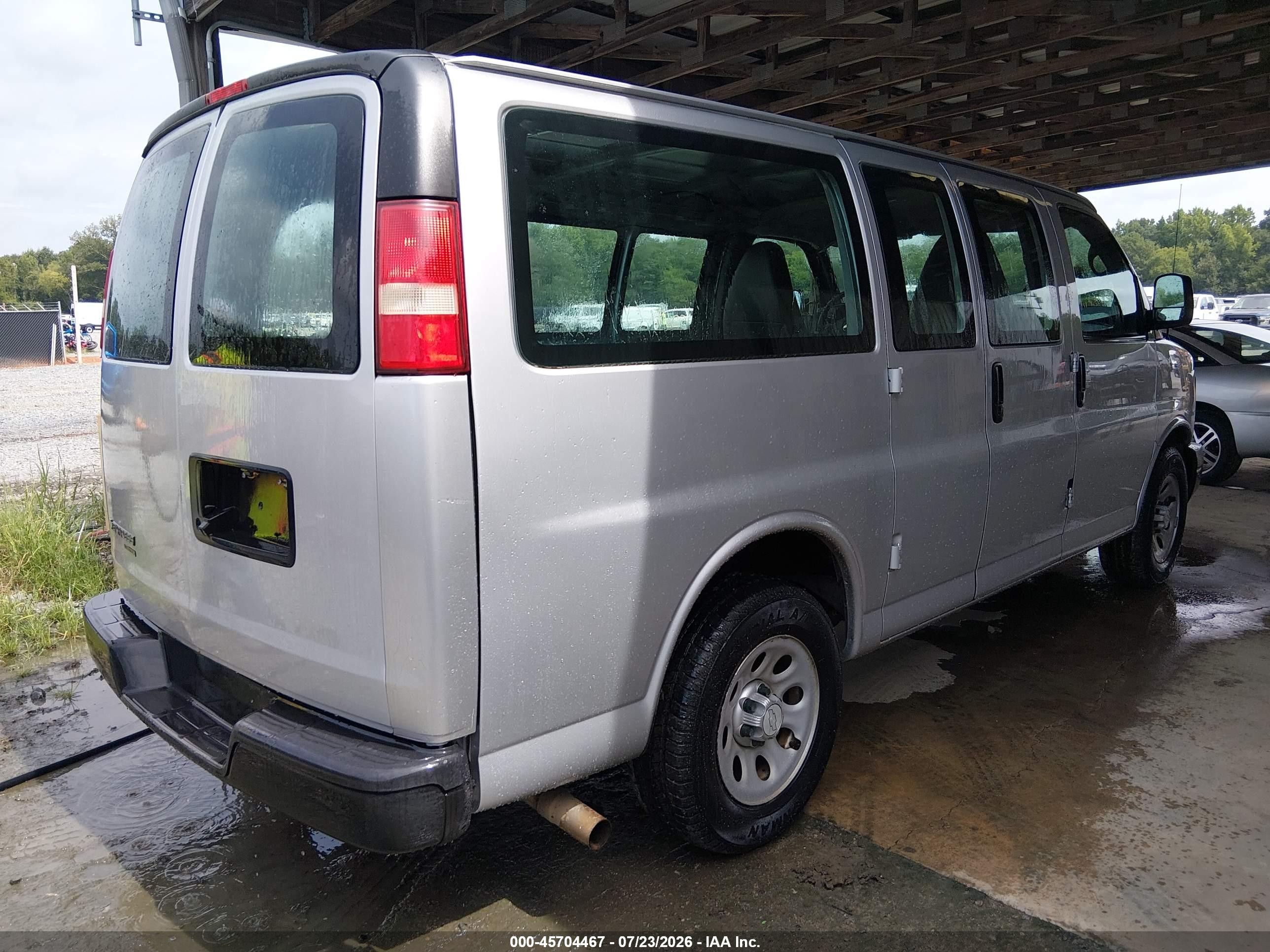 2014 Chevrolet Express 1500 Work Van Silver vin: 1GCSGAF42E1188459