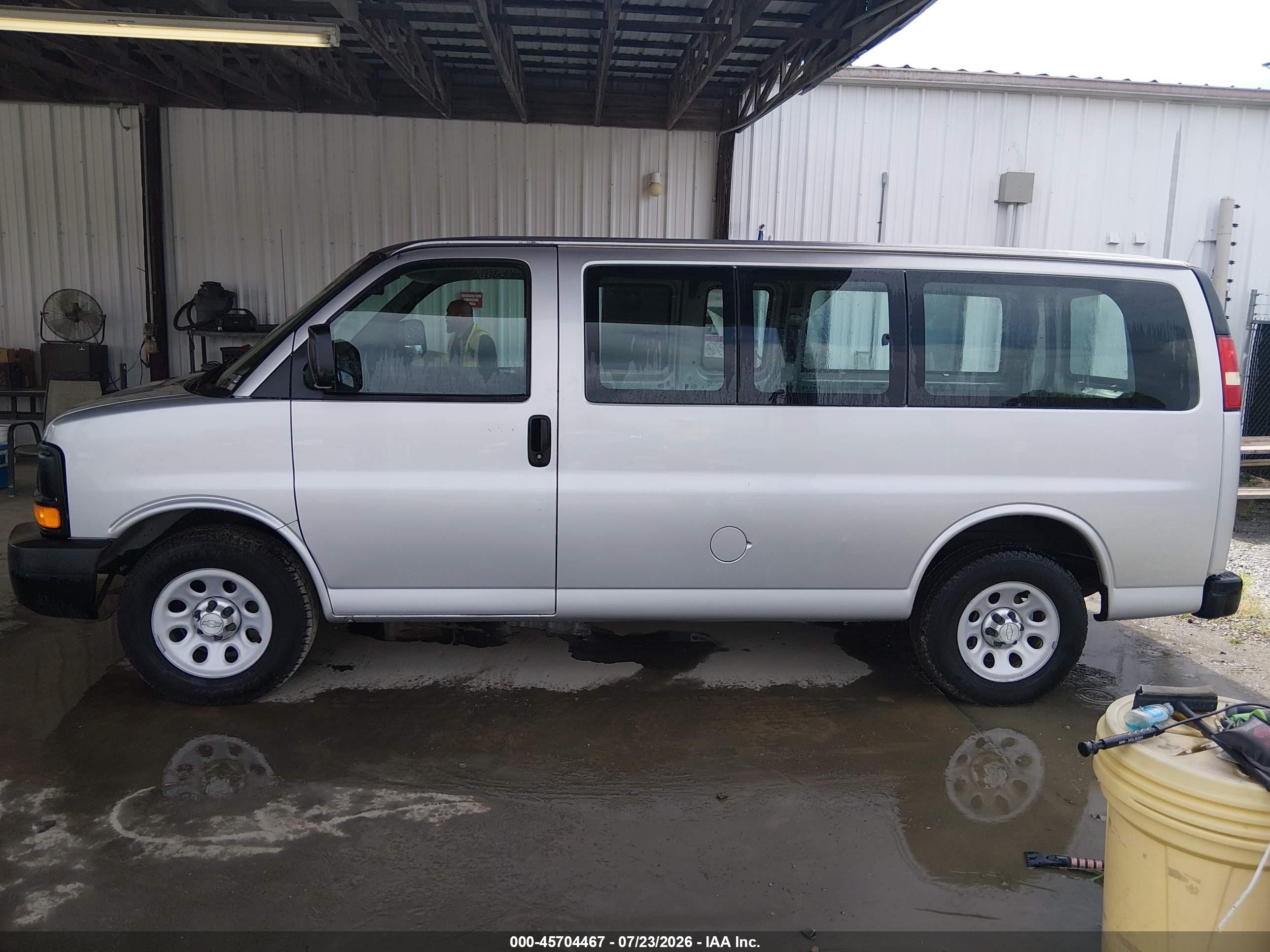 2014 Chevrolet Express 1500 Work Van Silver vin: 1GCSGAF42E1188459