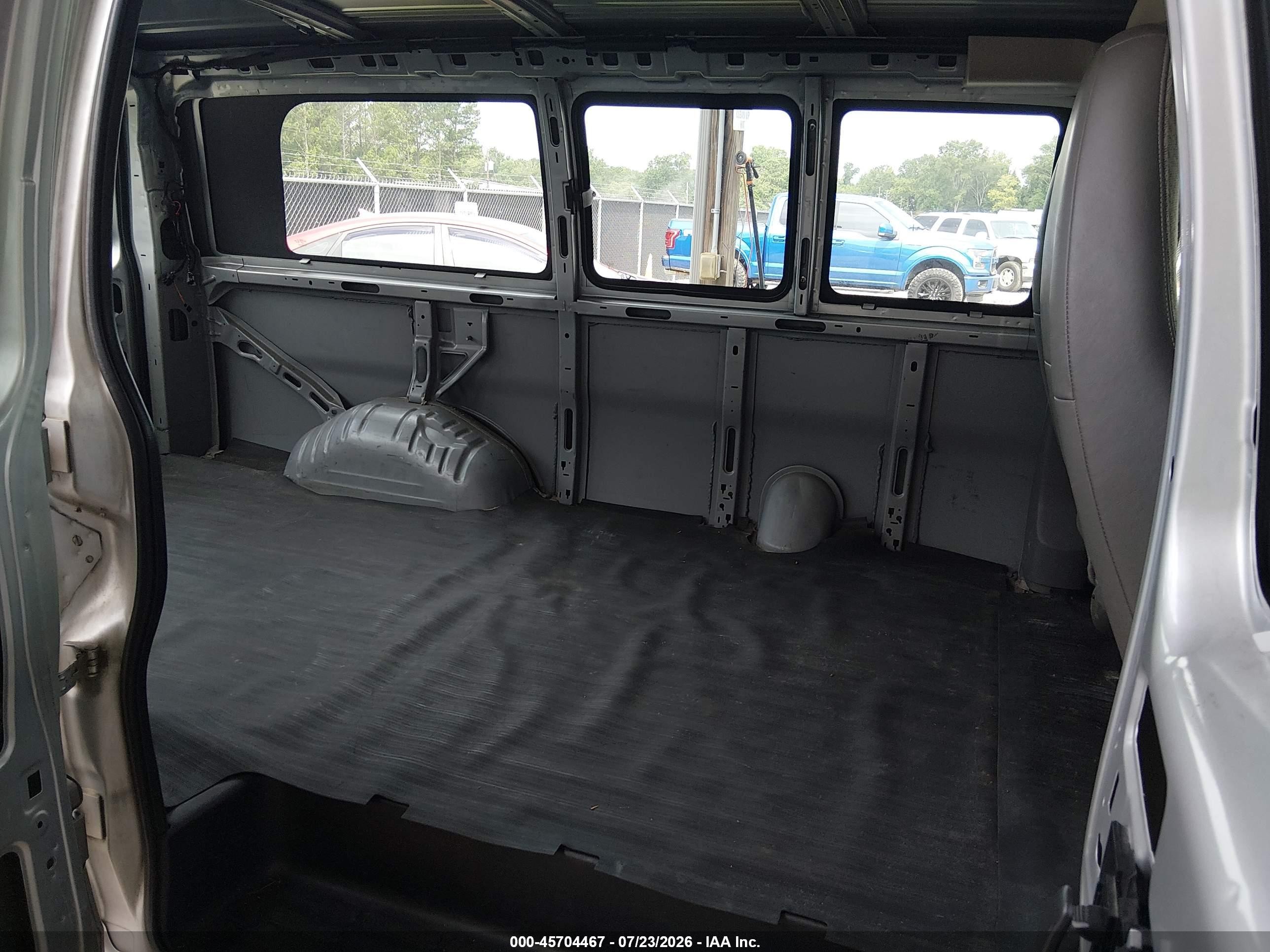 2014 Chevrolet Express 1500 Work Van Silver vin: 1GCSGAF42E1188459