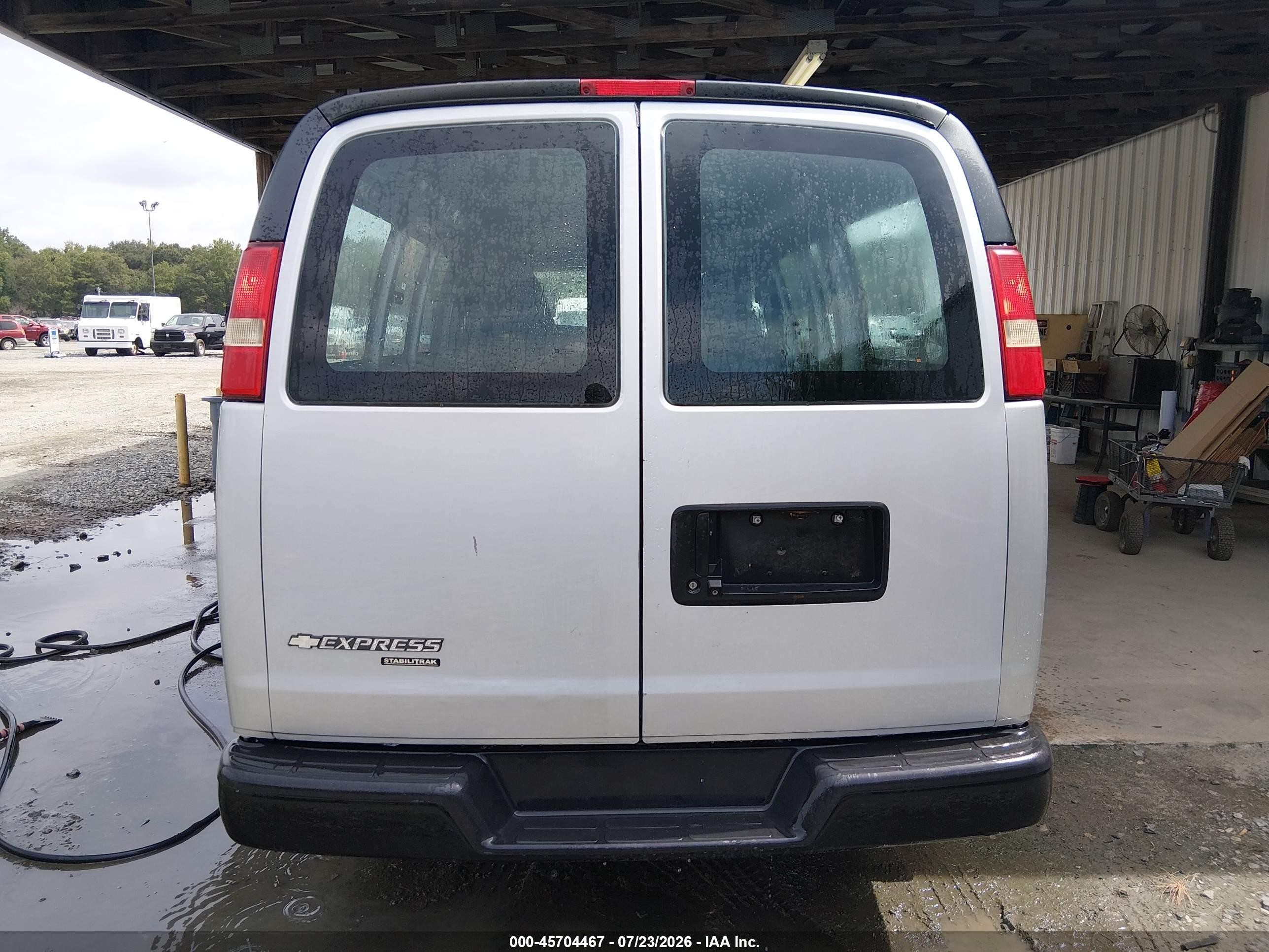2014 Chevrolet Express 1500 Work Van Silver vin: 1GCSGAF42E1188459